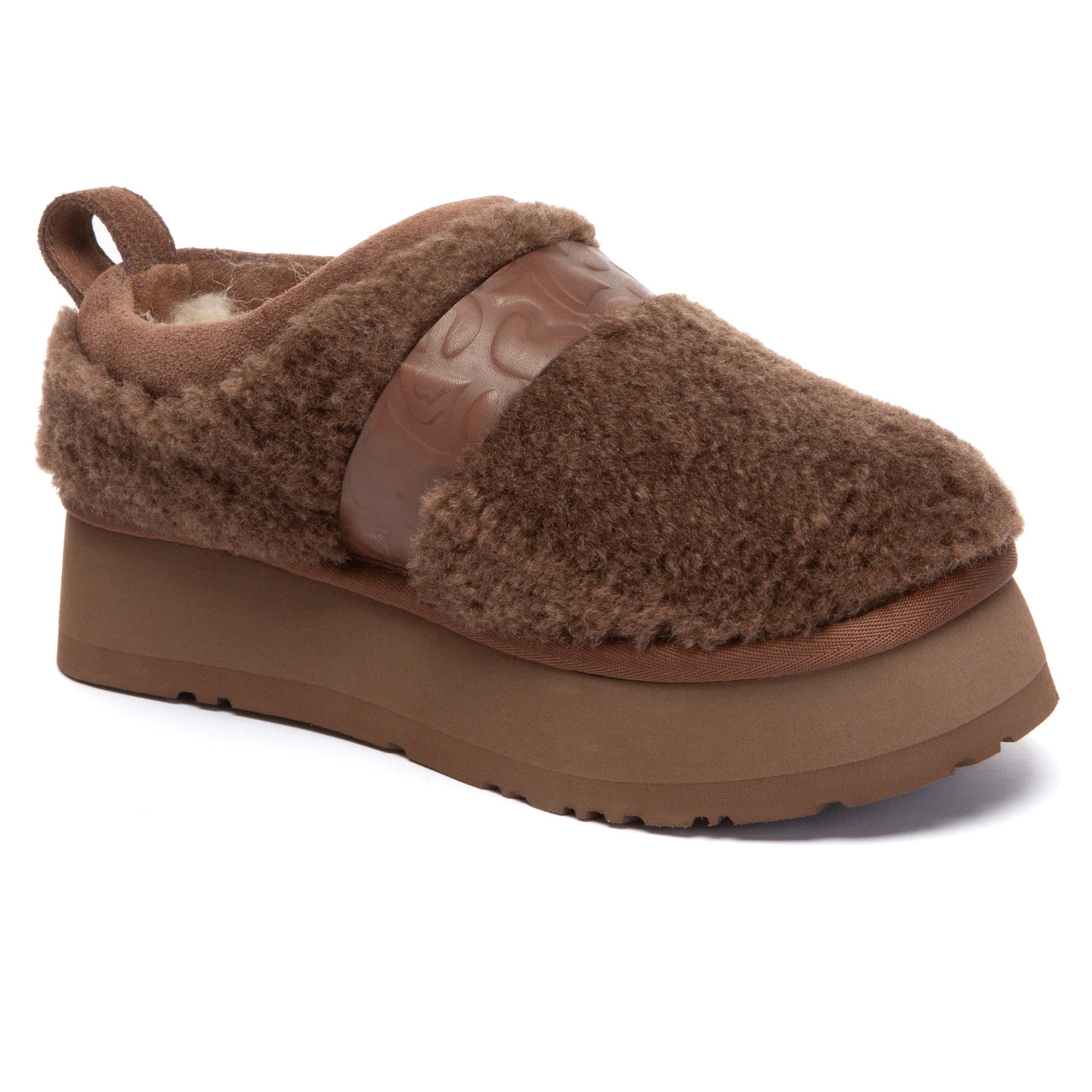 EverUgg ankle shearling platform UGG slippers with cozy shearing, open-toe design, and cushioned sole for comfortable wear.