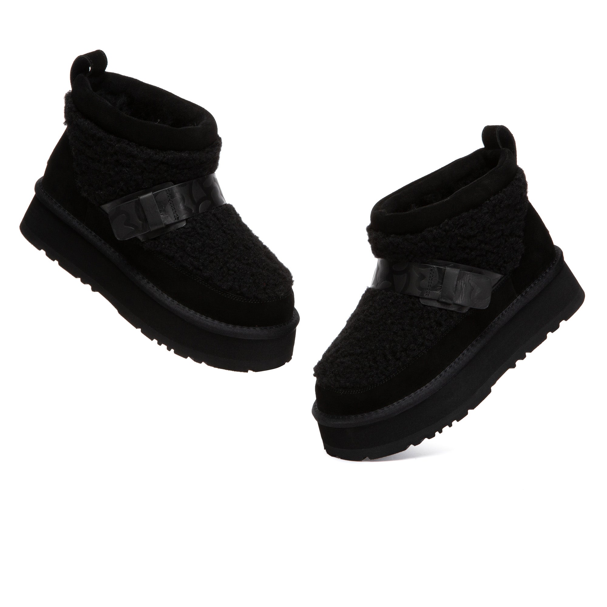 EverUgg Short Maphie UGG boots in soft, cozy material with a classic ankle height and stylish design, perfect for winter wear.