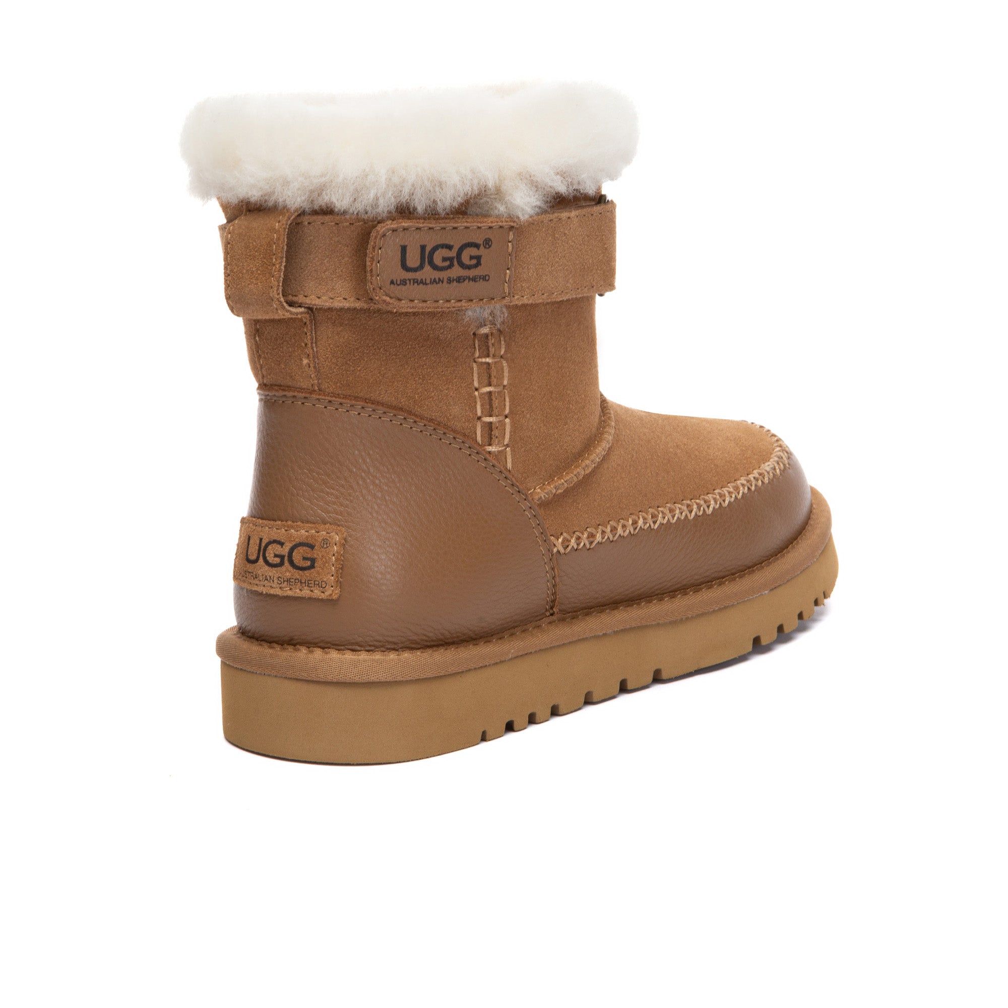 EverUgg Buckle Strap fashion UGG boots featuring stylish buckle details and cozy fur lining.
