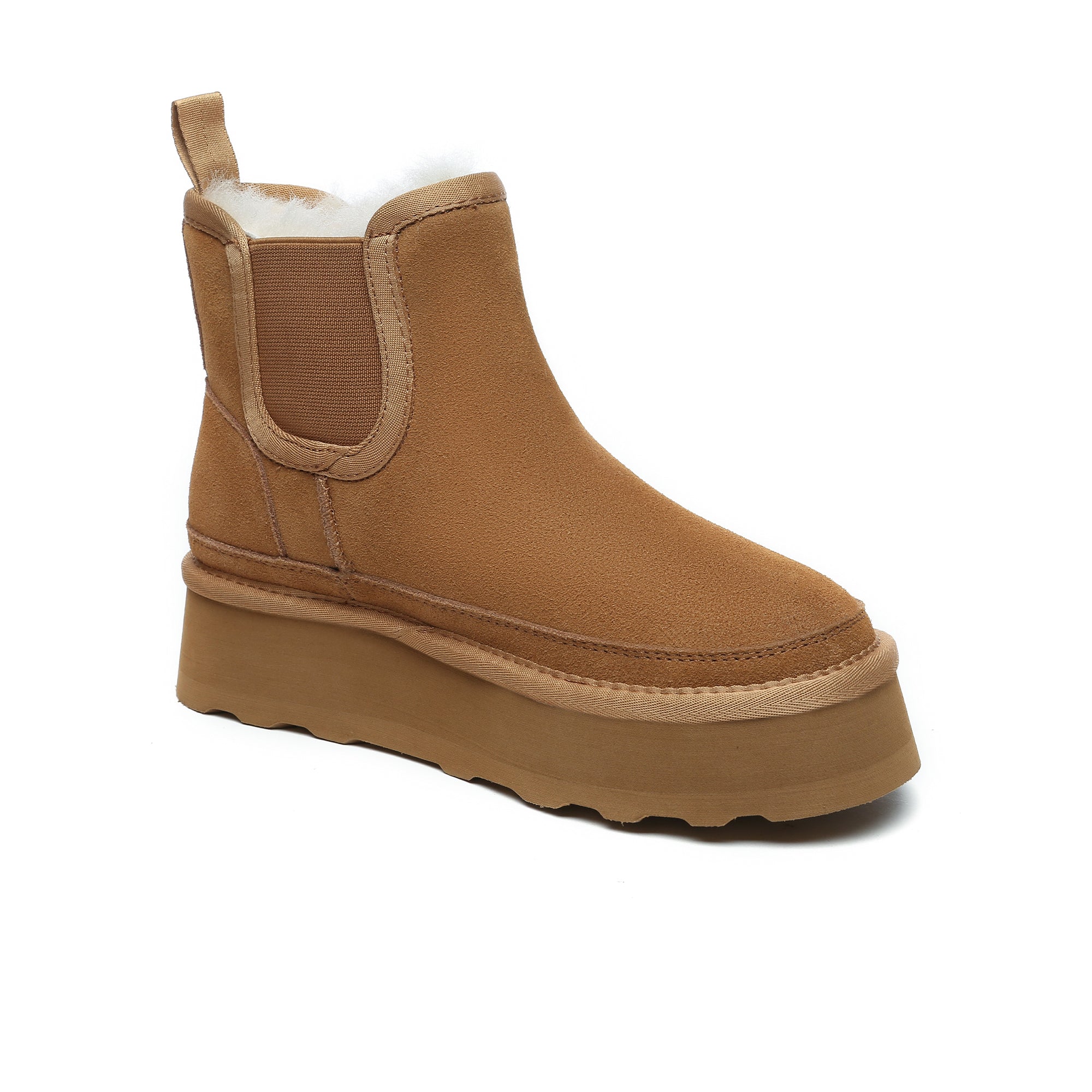 EverUgg Chelsea UGG platform boots, stylish shoes with ankle-length design and chunky heel, in dark leather.