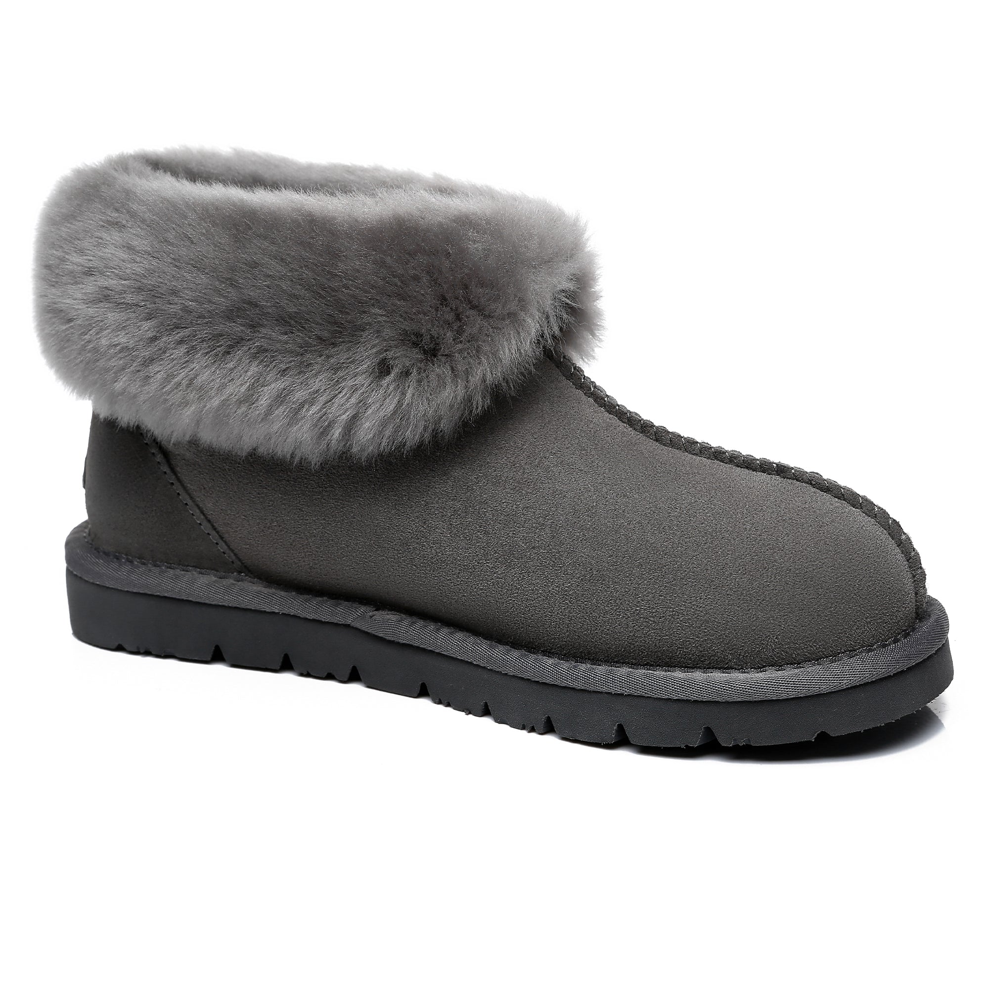 EverUgg Classic Mallow Sheepskin UGG slipper for women with plush sheepskin lining and cozy slip-on style.
