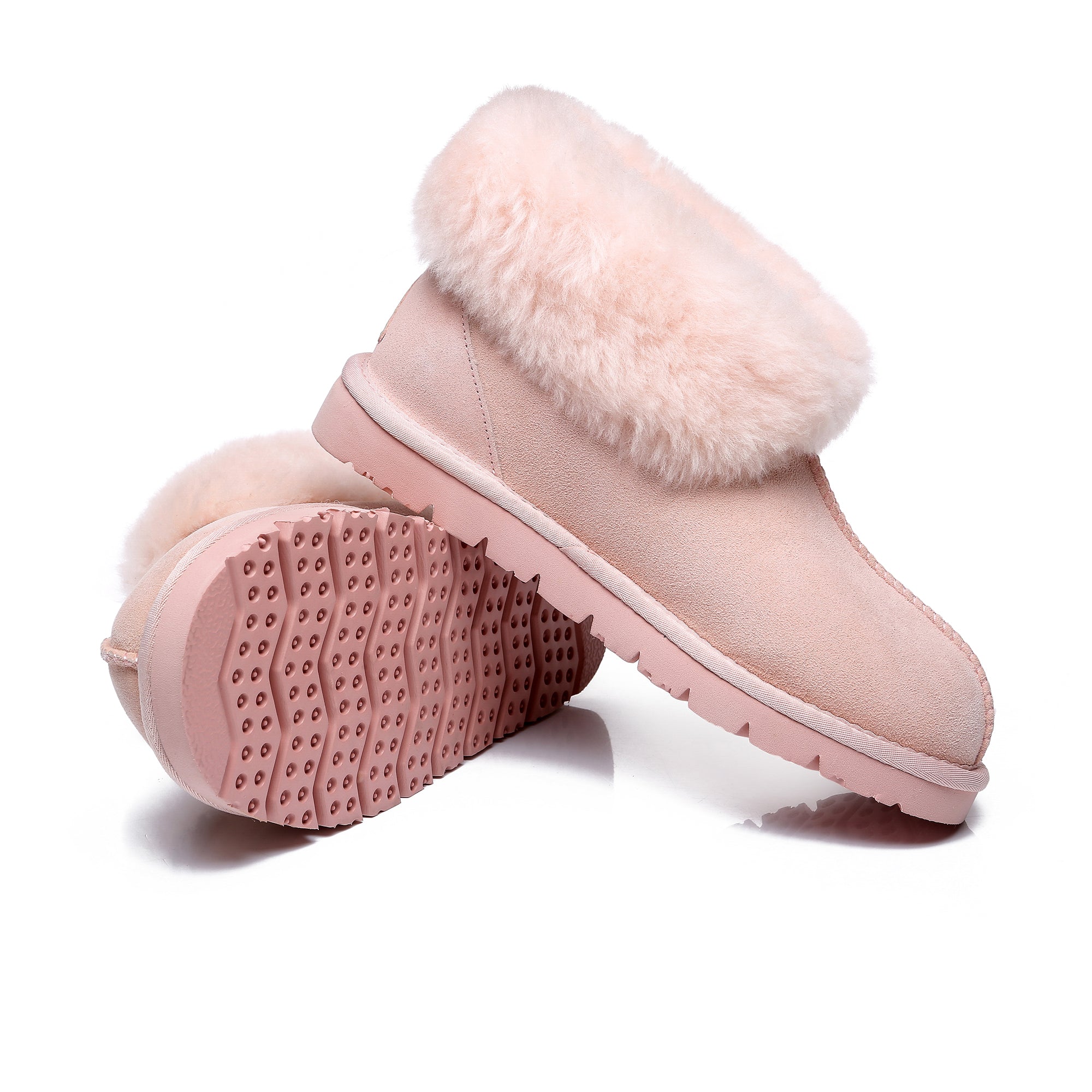 EverUgg Classic Mallow Sheepskin UGG slipper for women, featuring soft sheepskin lining and cozy slip-on design.