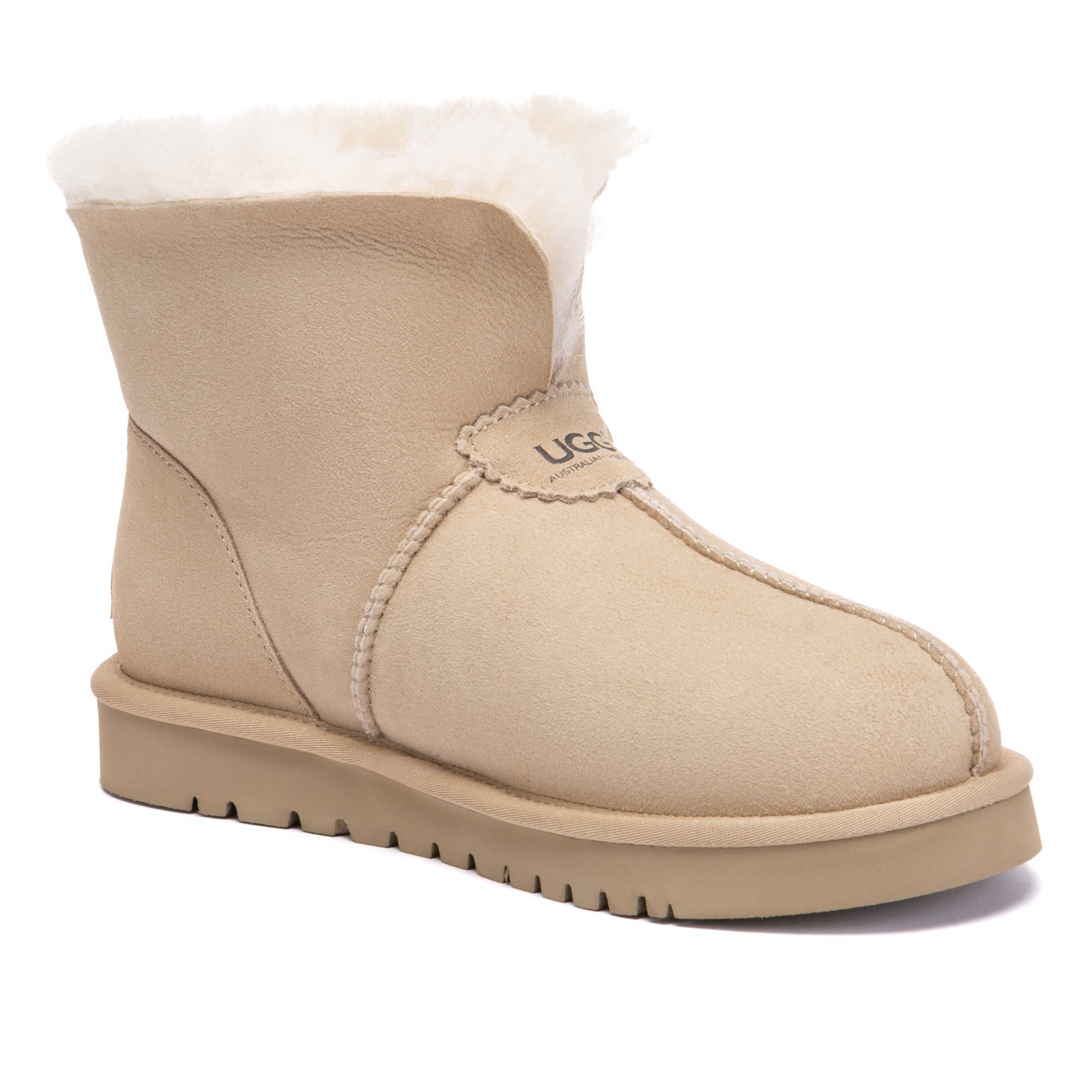 EverUgg foldable classic ankle UGG slippers with soft lining and casual design, perfect for comfortable indoor and outdoor wear.