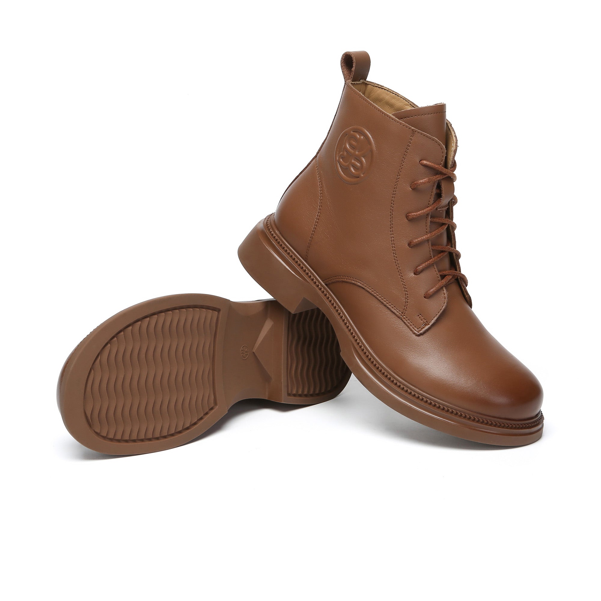 EverUgg Gabriela lace-up leather ankle boots with chunky heel and stylish design, shown with side view.