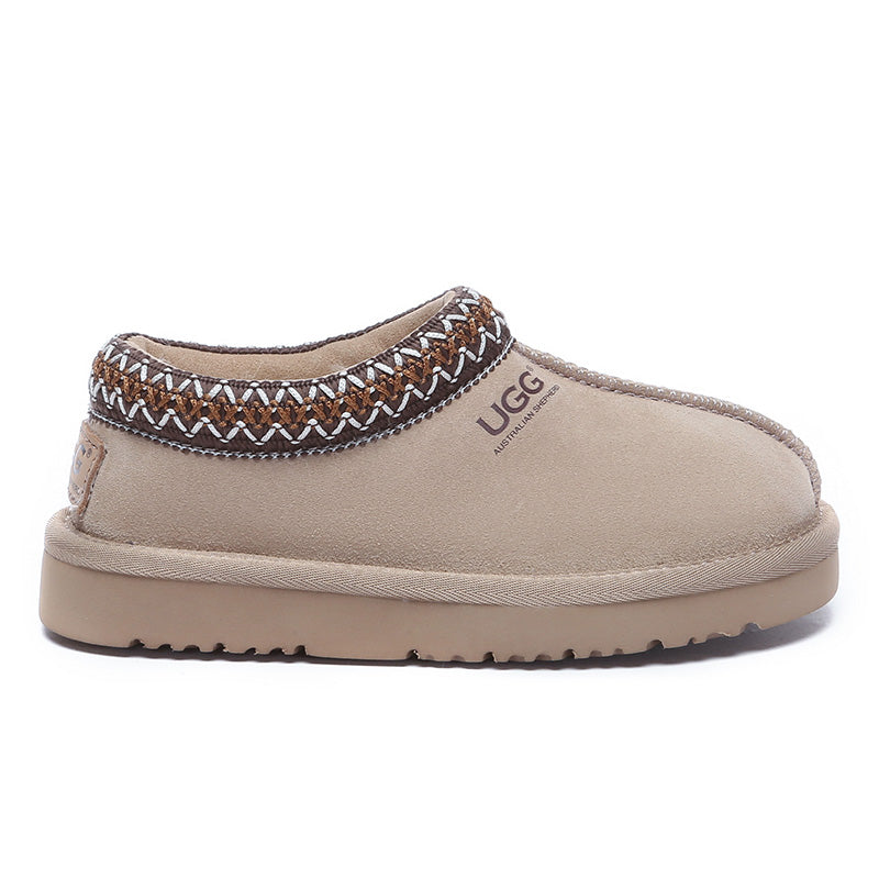 EverUgg Koori Kids UGG slippers in soft, cozy material, featuring a slip-on design and playful pattern for children.