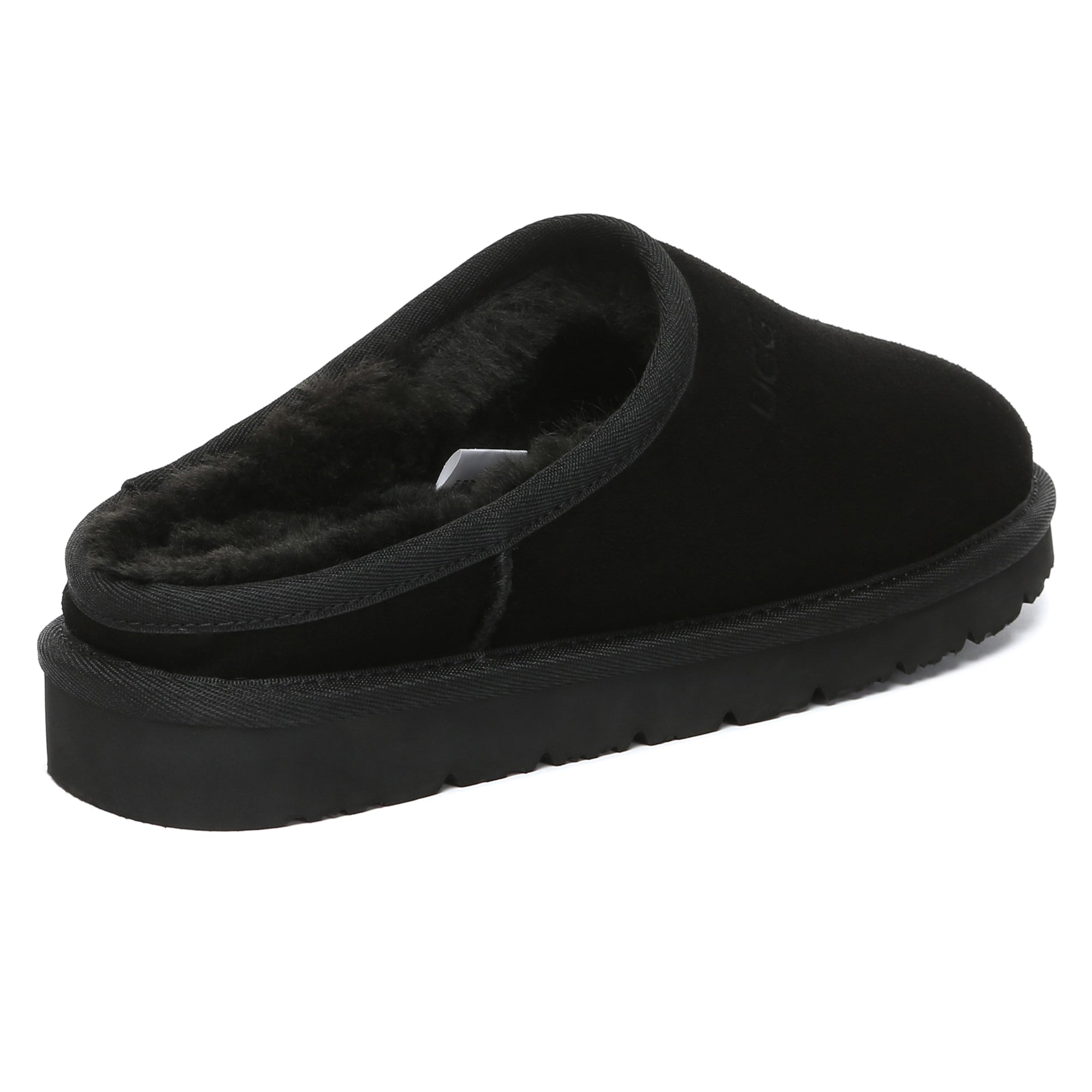 EverUgg Nano Classic UGG slippers for women, soft plush interior and cozy suede exterior, ideal for comfortable indoor wear.