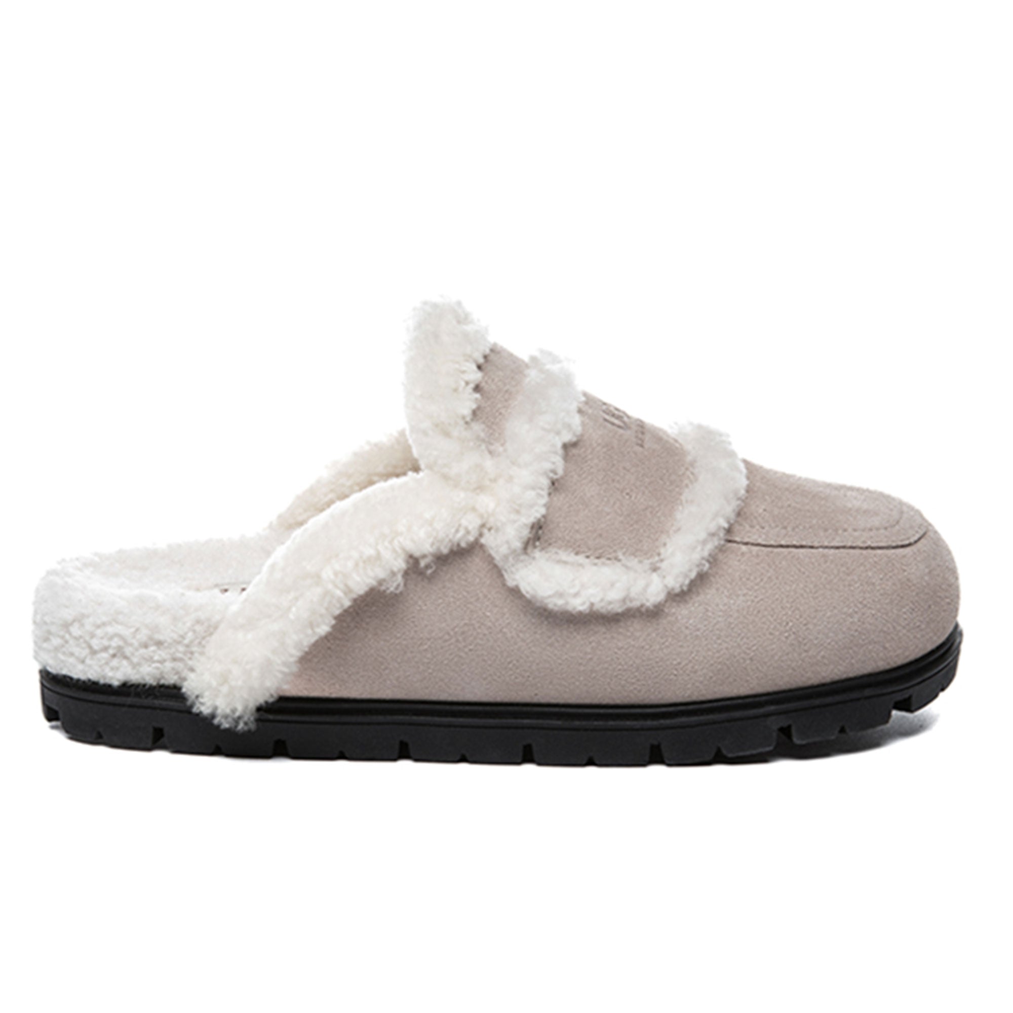EverUgg Rome Shearling Premium UGG slippers, tan sandals with shearling lining and open-toe design, showcasing comfort and style.