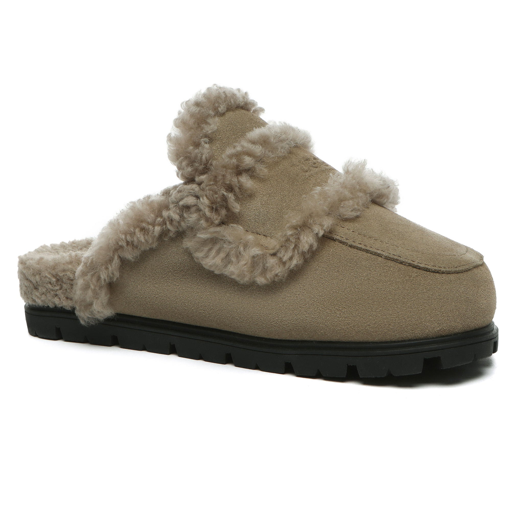 EverUgg Rome Shearling Premium UGG slippers, stylish sandals with soft shearling lining and comfortable design.