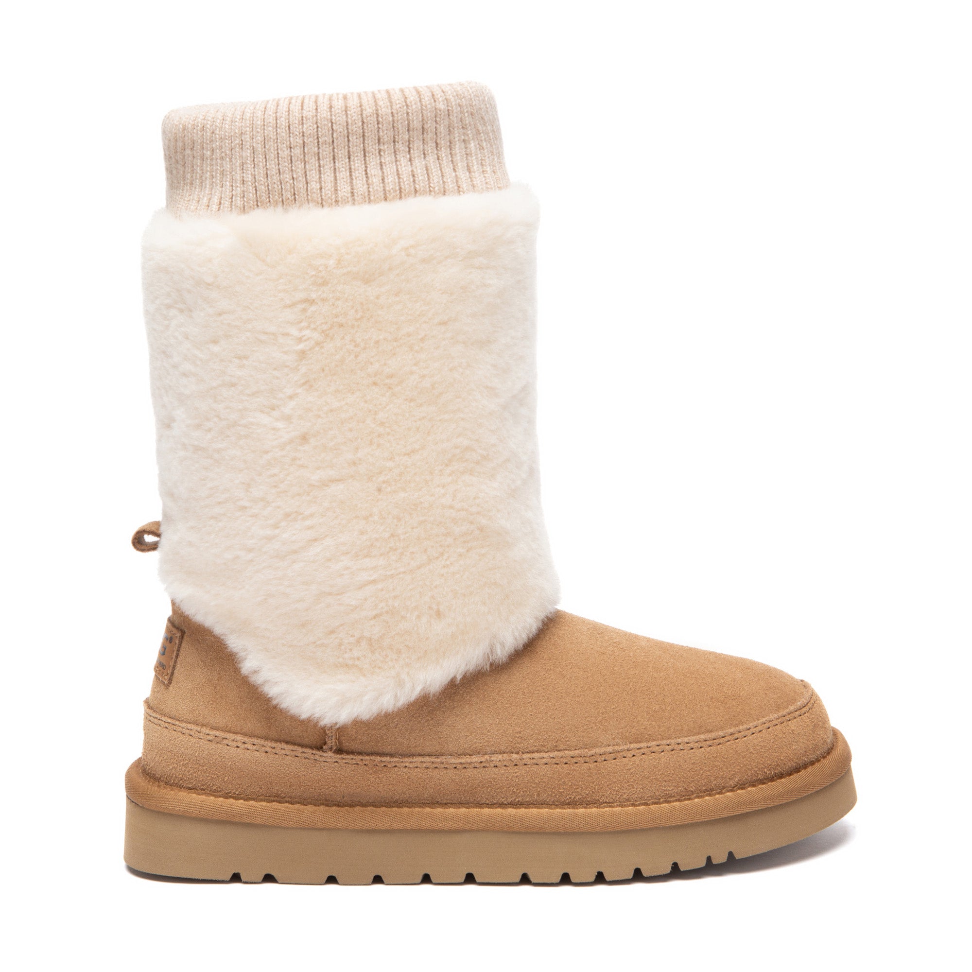 EverUgg stretchy short UGG boots in soft suede with a cozy fur lining, designed for comfort and style.