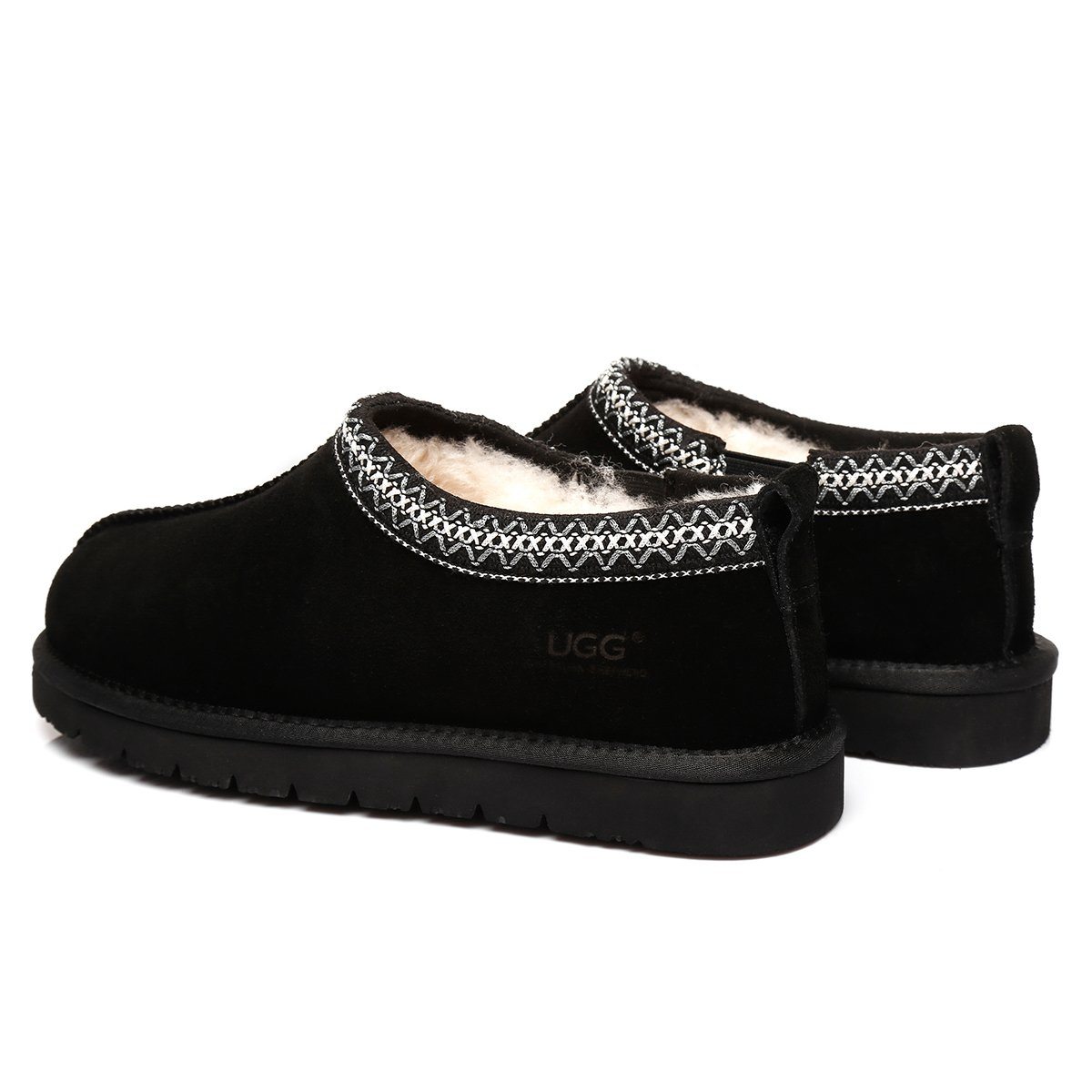 EverUgg Vince men's sheepskin slippers with plush interior and leather sole, designed for comfort and warmth.