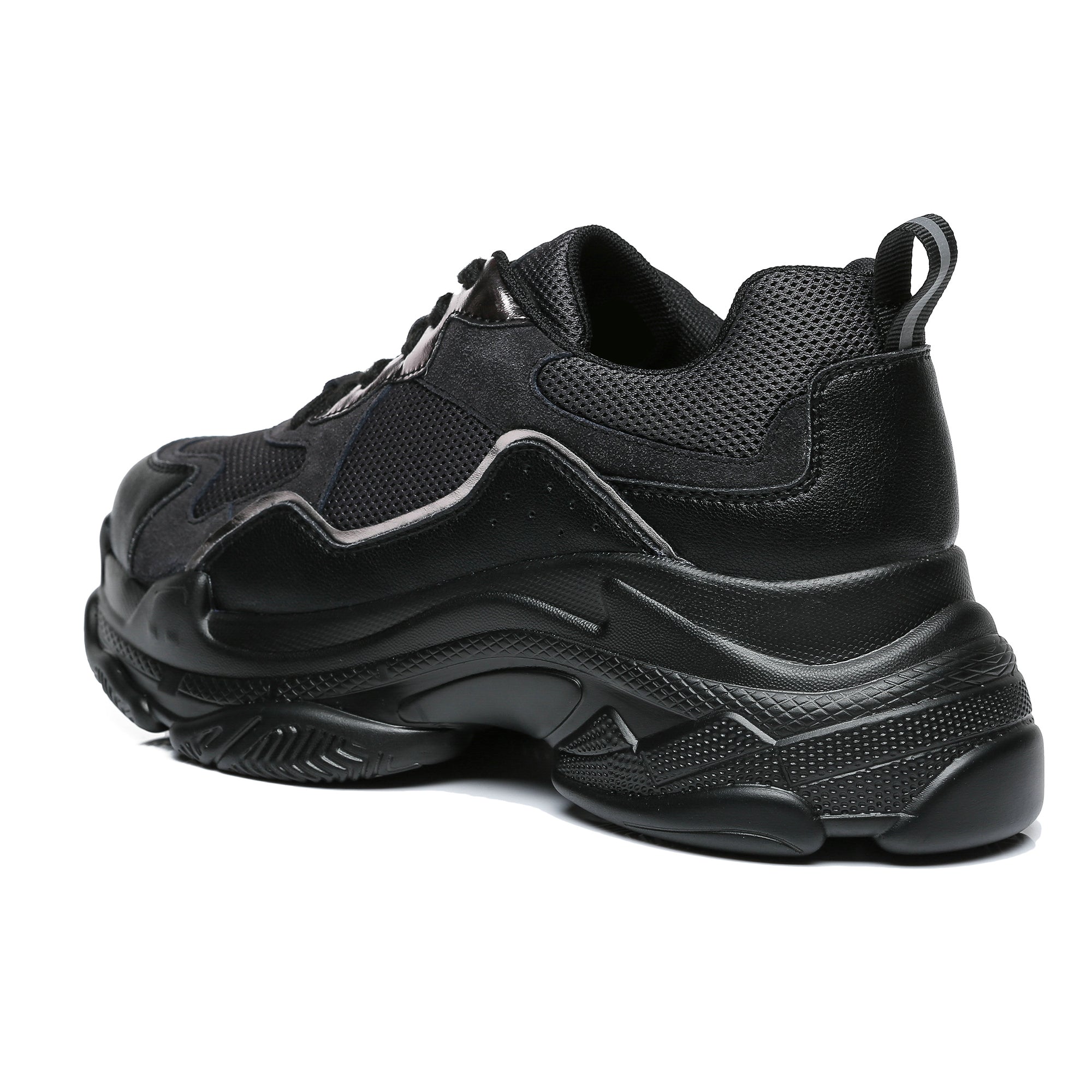 Black women’s platform sneakers by EverUgg featuring a trendy design and chunky sole, perfect for casual and sporty outfits.