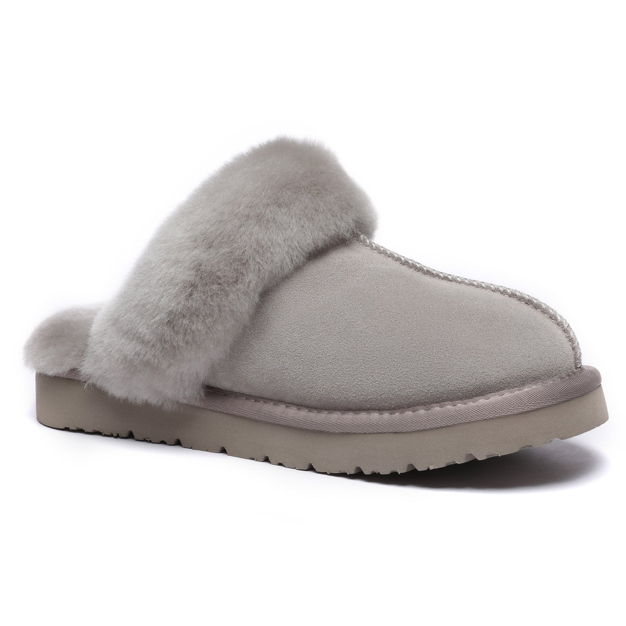 EverUgg premium women's UGG slippers with soft plush interior and cozy design, shown in a stylish, comfortable fit.