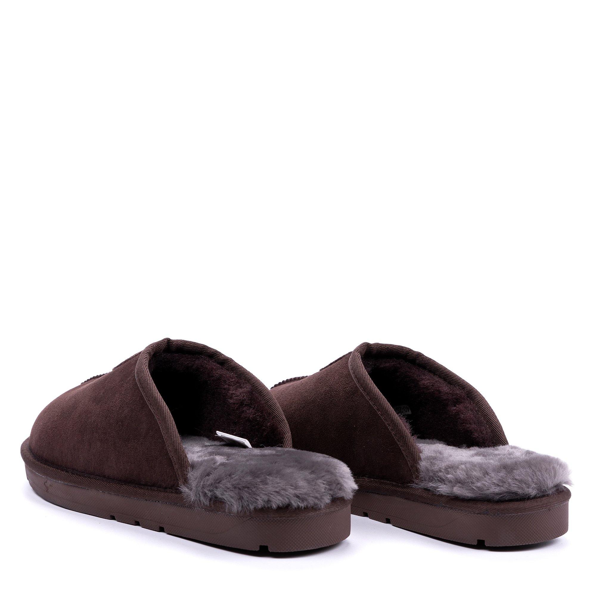 Roozee UGG Roozee Men Scuff slippers in chocolate brown featuring soft plush lining and slip-on design.