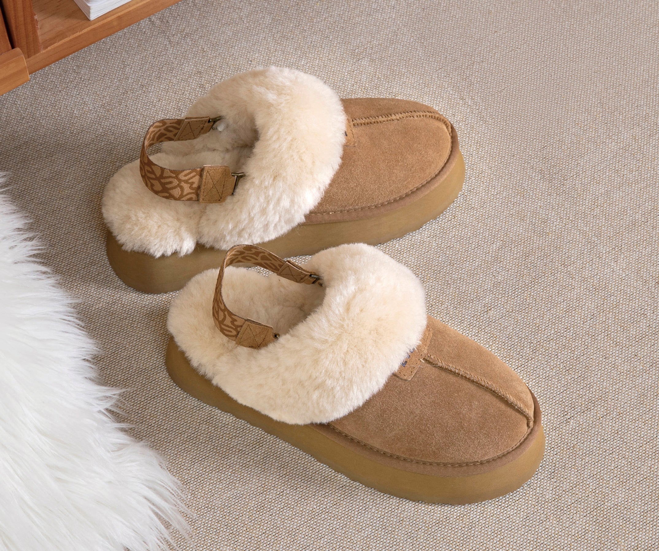 Platform UGG Slippers: The “Slippers-as-Shoes” Trend (Done Right)