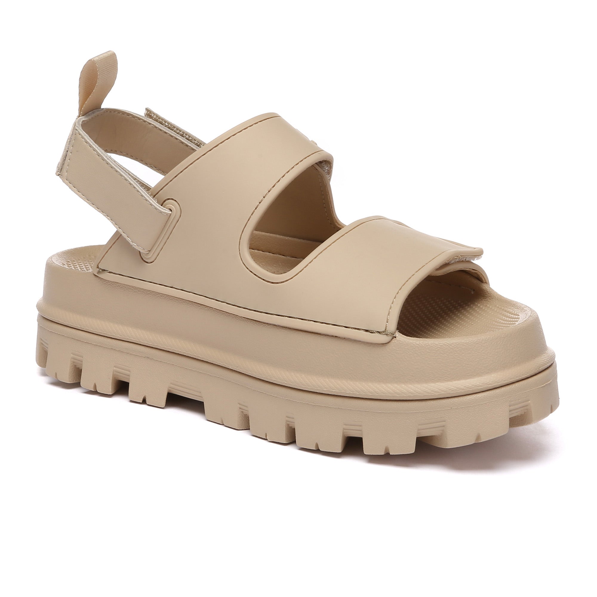 EverUgg Bea Chunky UGG platform sandals for women with thick soles and open-toe design featuring tan straps.