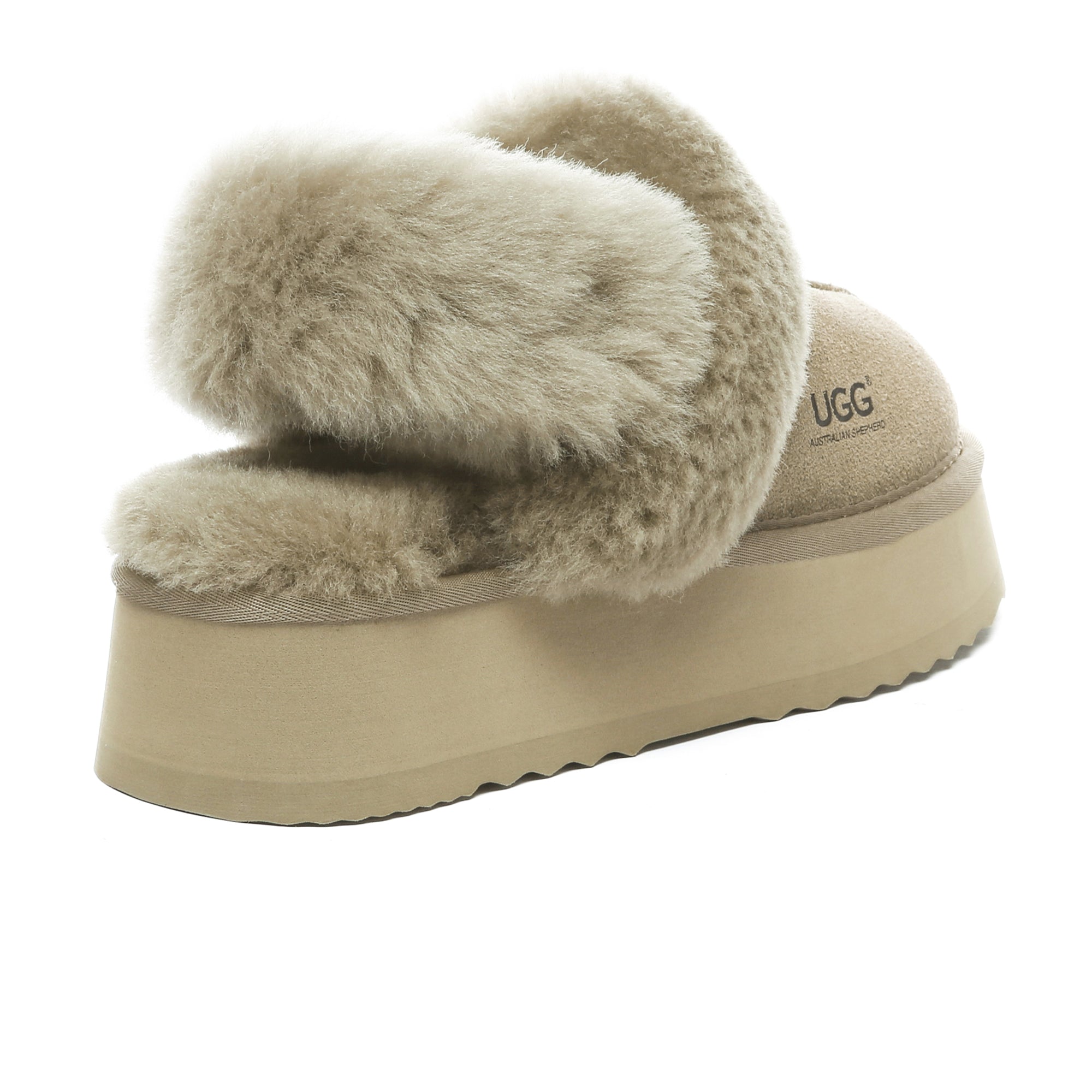 EverUgg Dua Straps UGG platform slippers for women, featuring a cozy slip-on design with dual straps and a chunky sole.