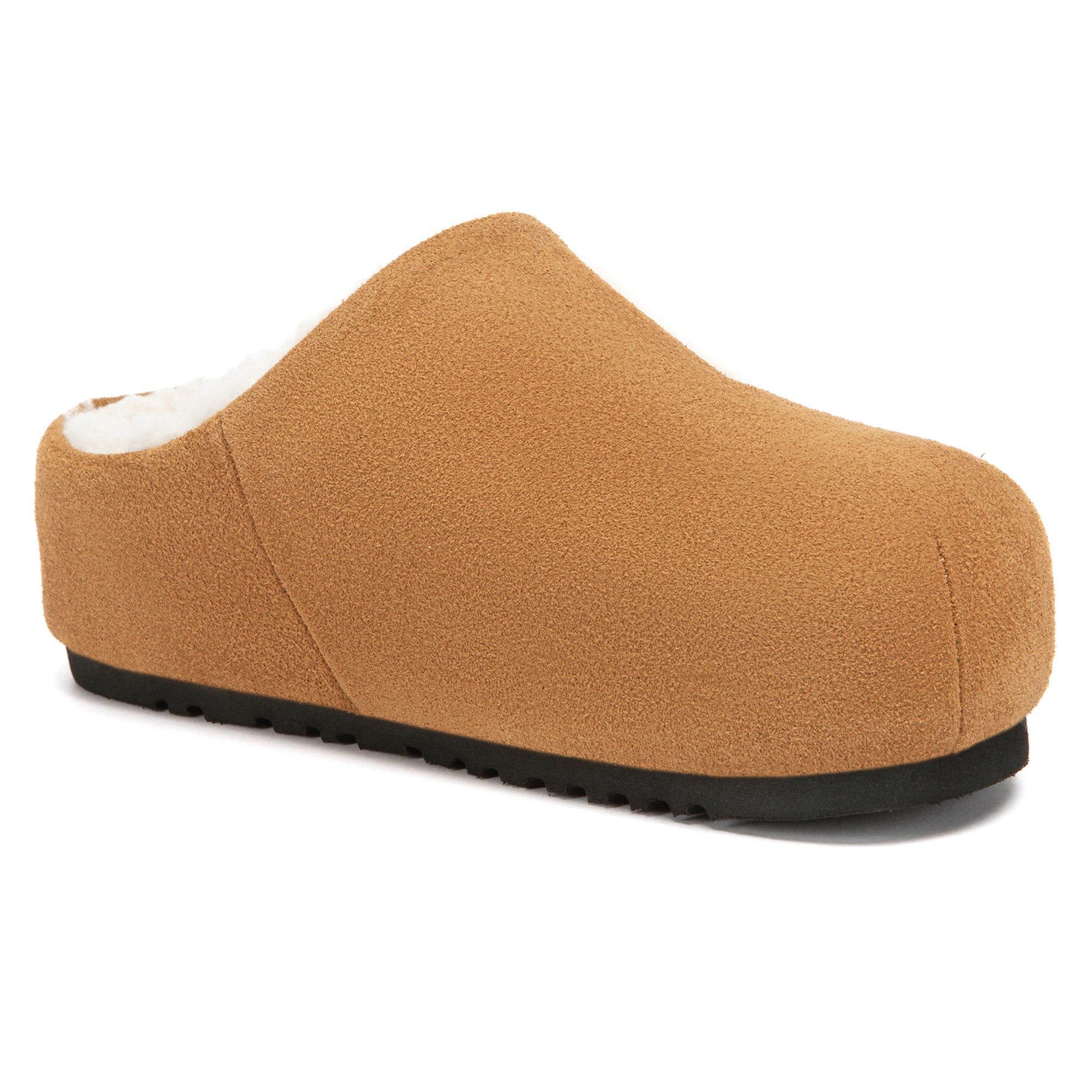 EverUgg Eleani slip-on slippers with plush lining and soft suede exterior, ideal for comfortable indoor wear.