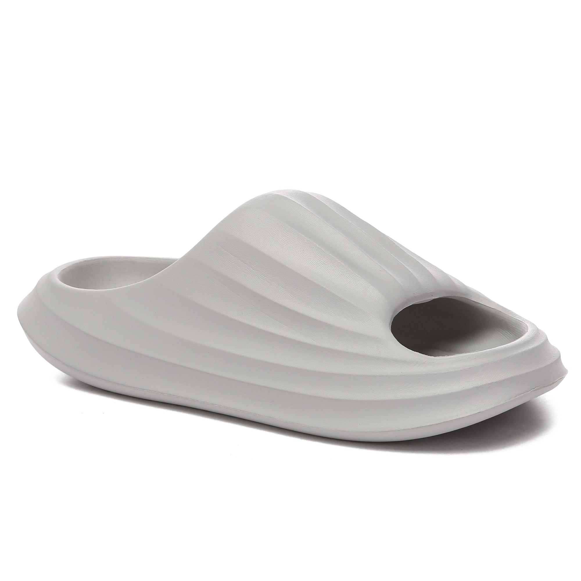 EverUgg men’s comfy slippers designed as casual sandals with soft straps and cushioned soles for relaxed wear.
