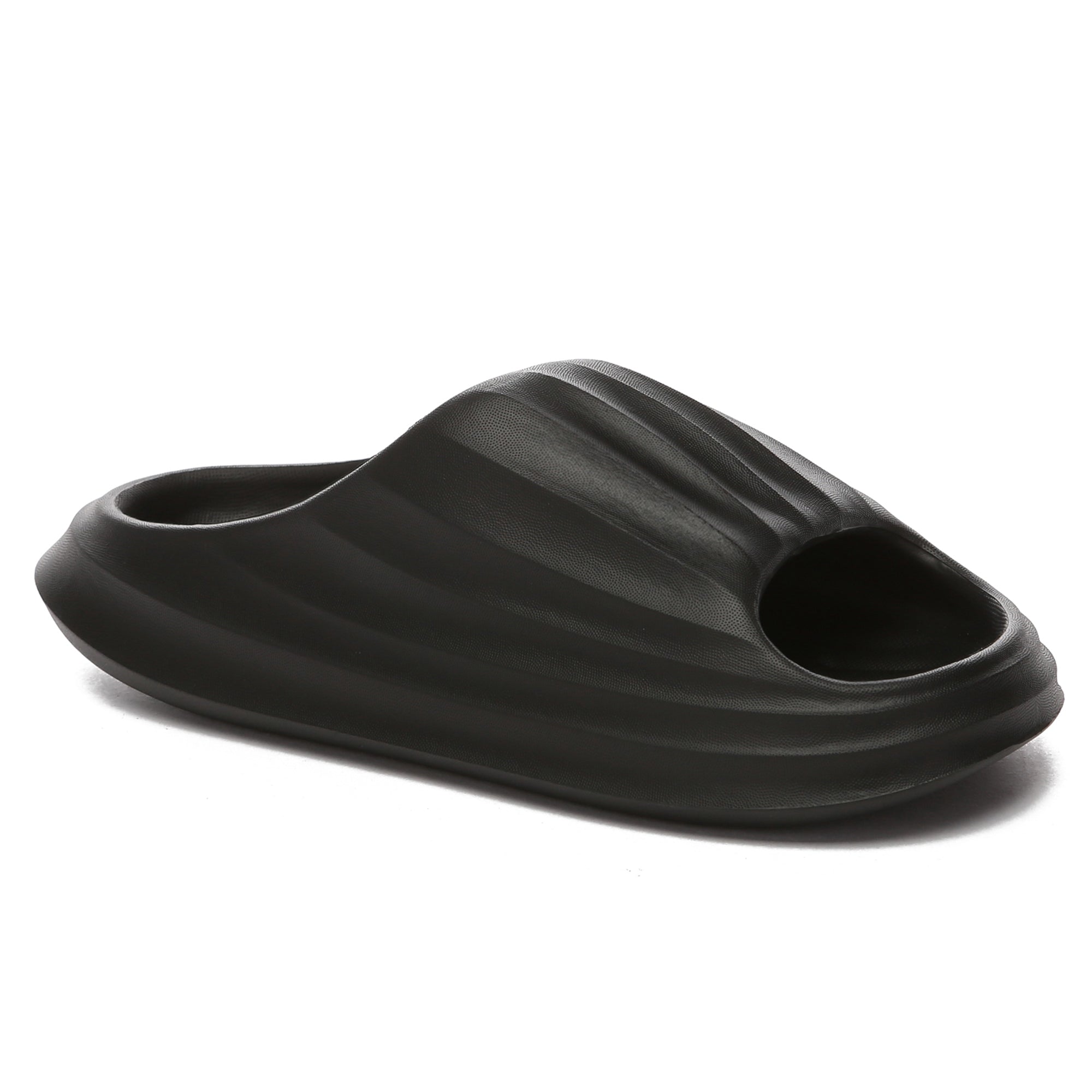 EverUgg men's comfy slippers sandals with cushioned straps and open-toe design, ideal for casual indoor and outdoor wear.