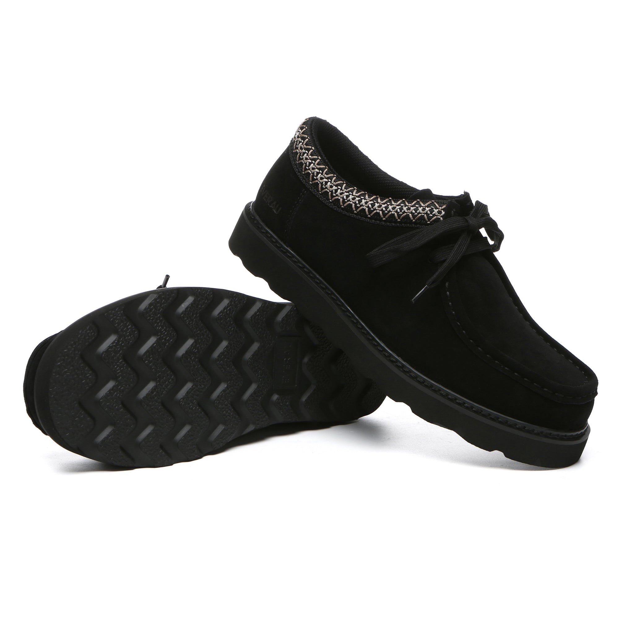 Men's leather Kenzie lace-up casual shoes by EverUgg, featuring a sleek design and classic style in a close-up view.
