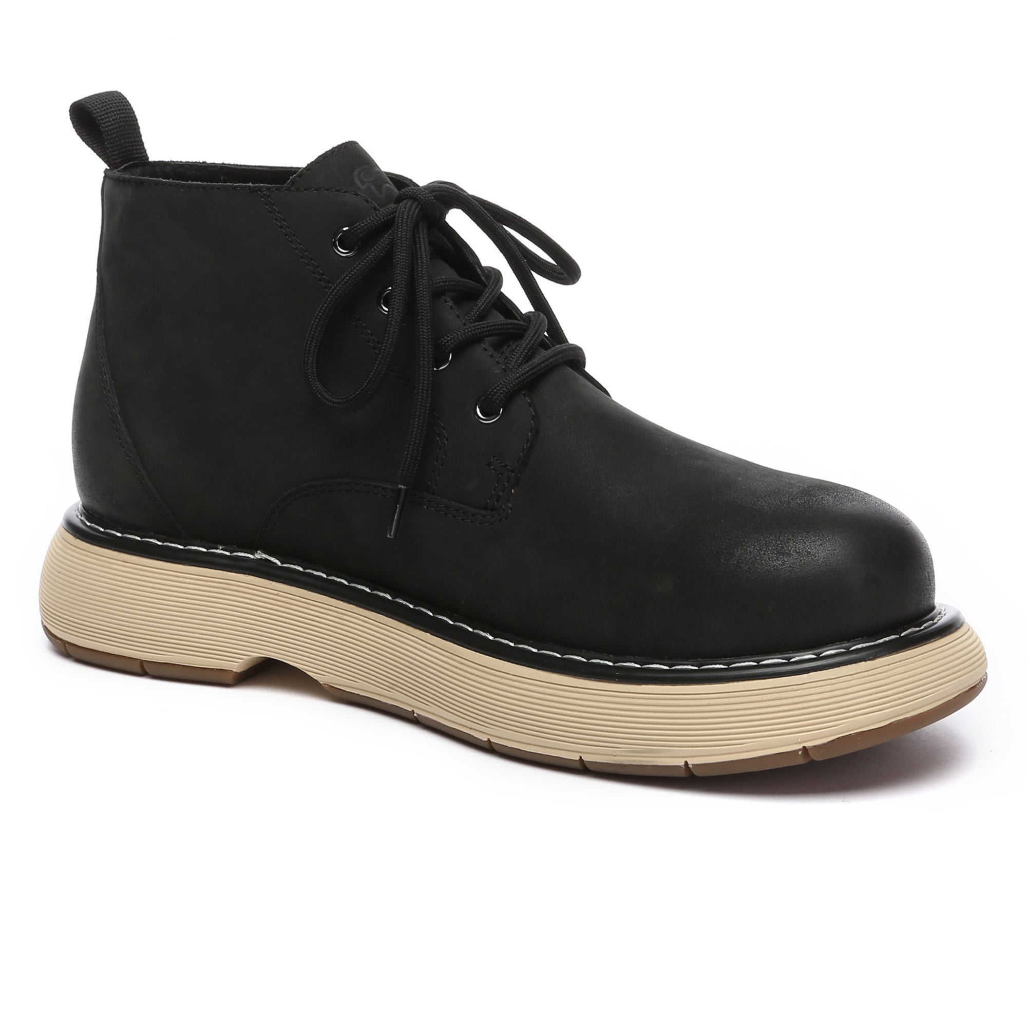 Men's premium casual leather shoes by EverUgg featuring classic design and durable leather material.