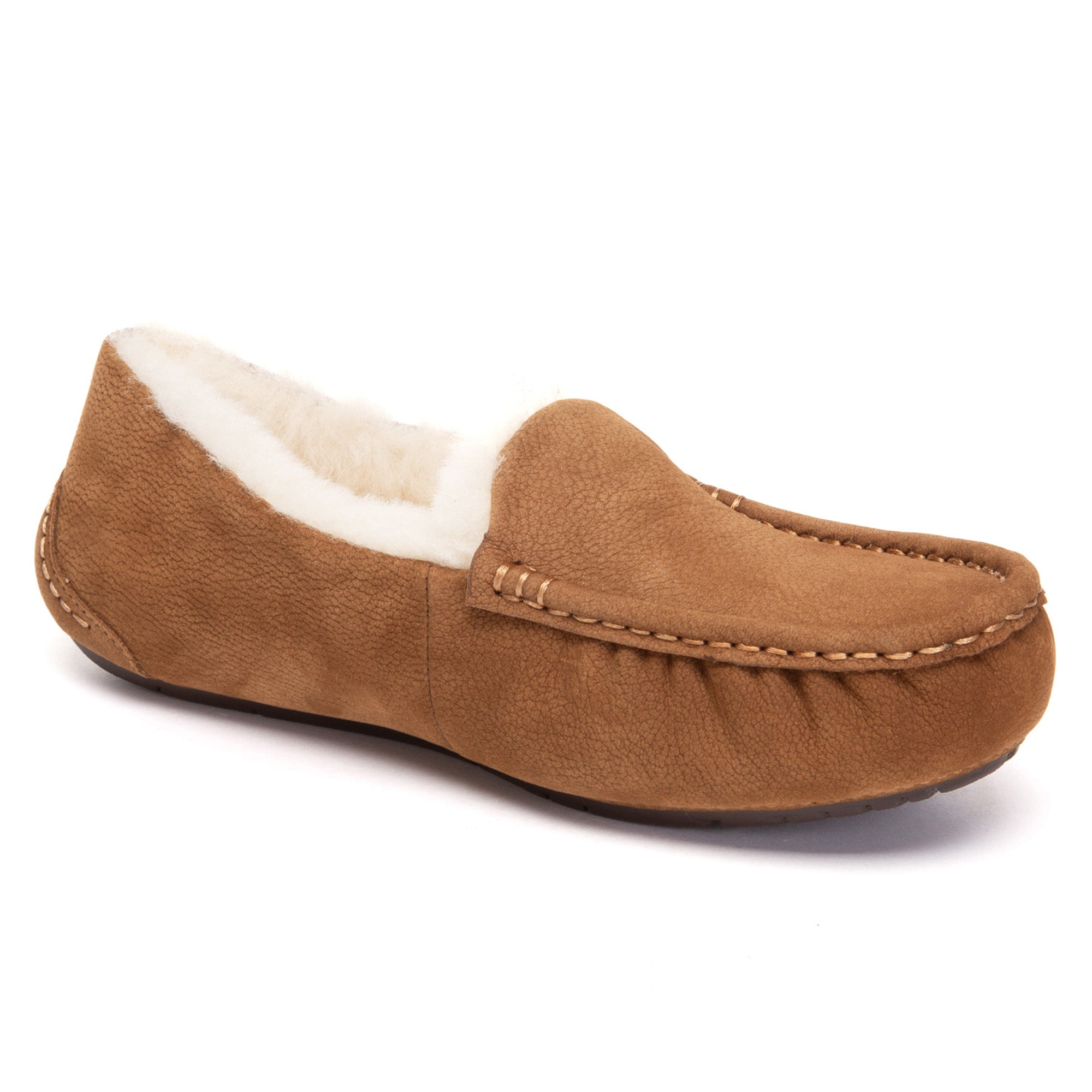 EverUgg Piele Moccasin slippers featuring soft leather material and classic moccasin design, perfect for casual comfort.