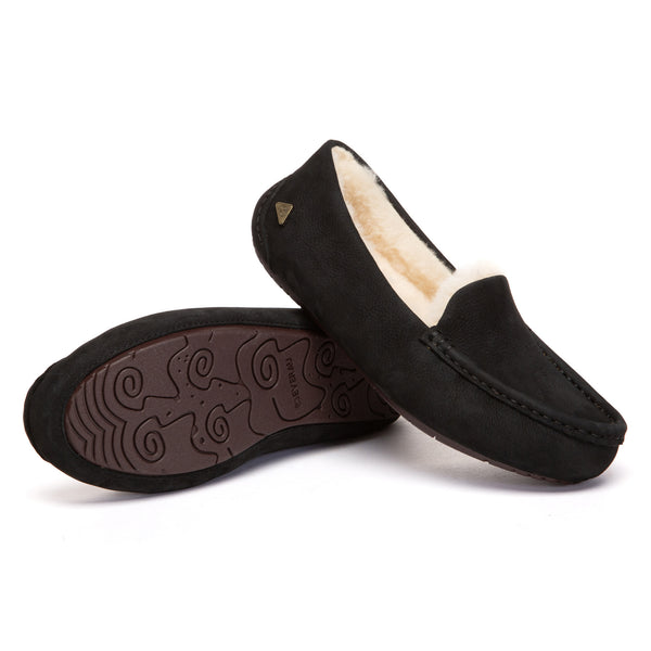 EverUgg Piele Moccasin slippers with soft leather upper and cozy interior, perfect for comfortable indoor wear.