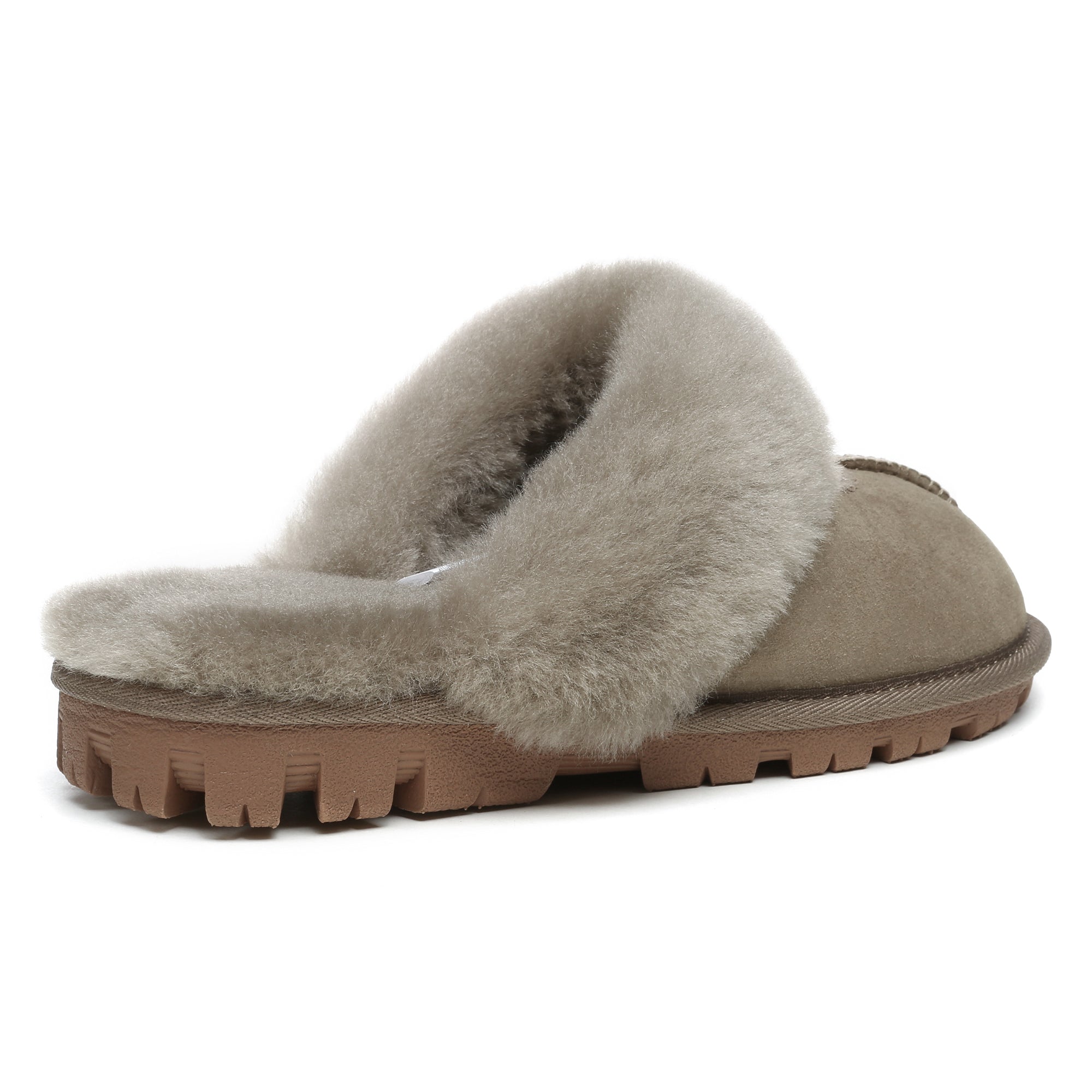 EverUgg premium anti-slip women’s UGG slippers with soft lining and durable soles, ideal for indoor comfort.