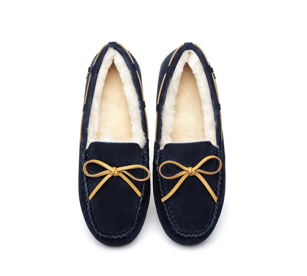 EverUgg premium sheepskin insole inside women's casual moccasin shoes, showcasing comfort and soft sheepskin lining.
