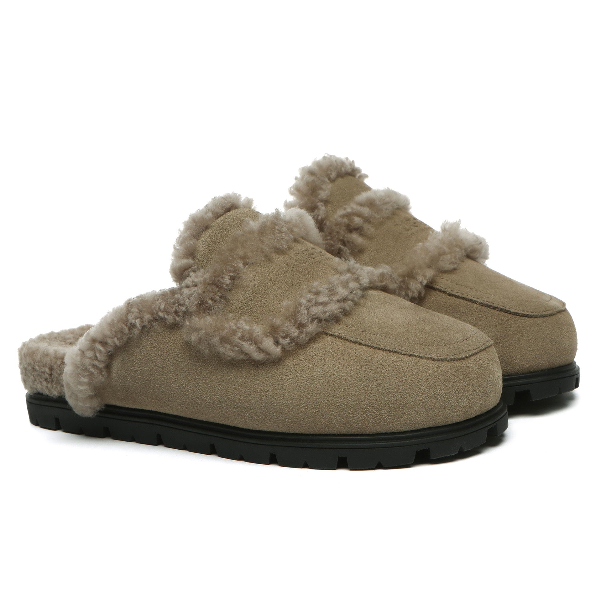 EverUgg Rome Shearling Premium UGG slippers in caramel color, showcasing cozy shearling lining and comfortable sandal design