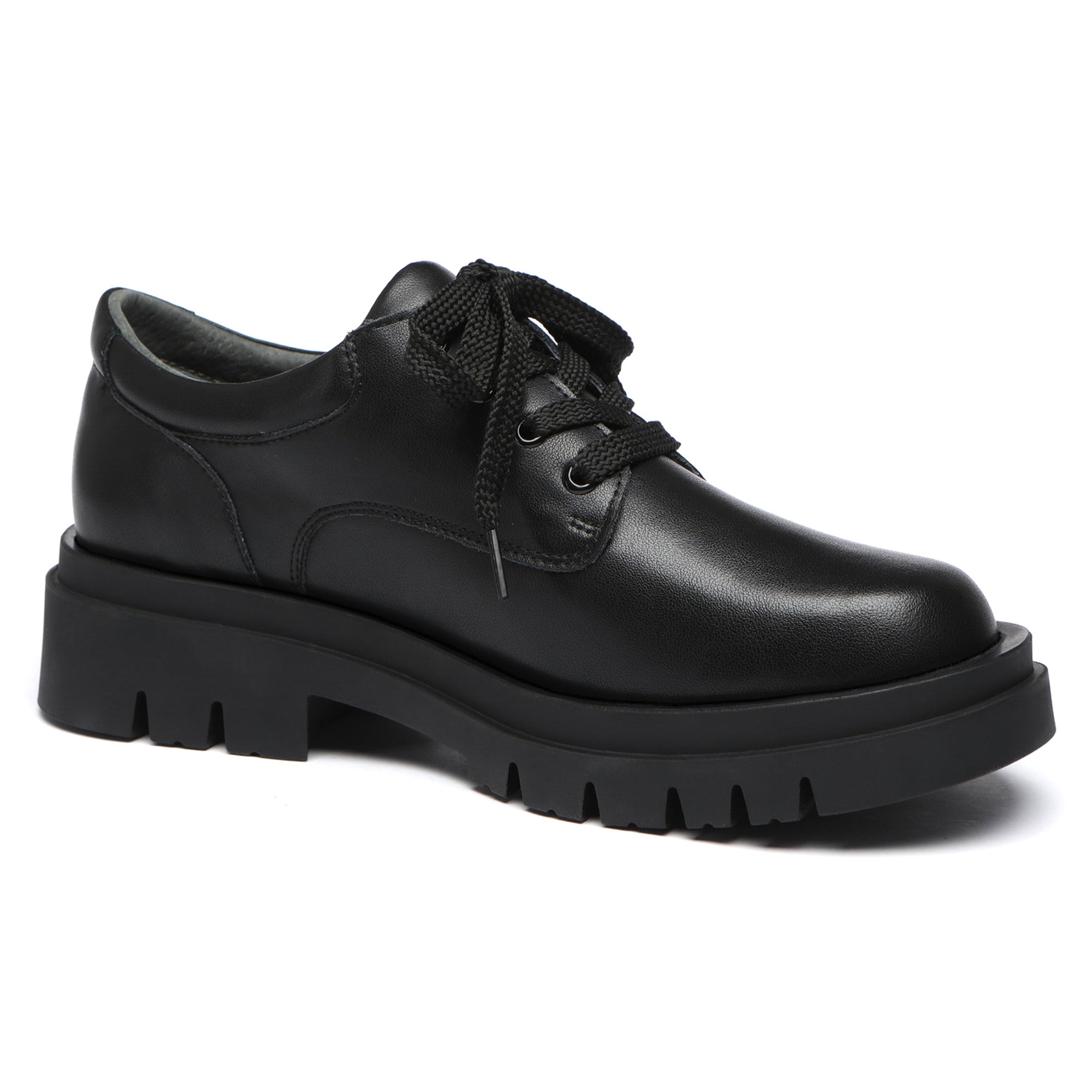 EverUgg senior lace-up school shoes for kids, black leather footwear with sturdy soles and classic design.