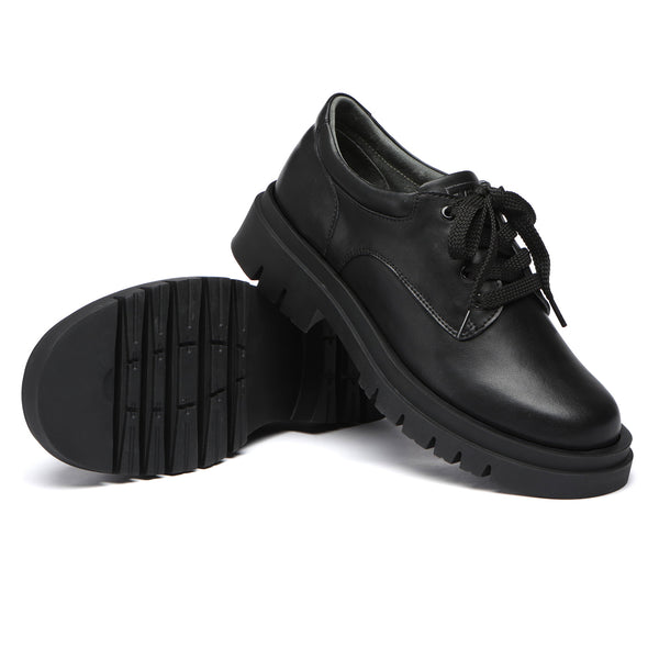 EverUgg senior lace-up school shoes for kids, black leather shoes with white sole and classic design for school wear.