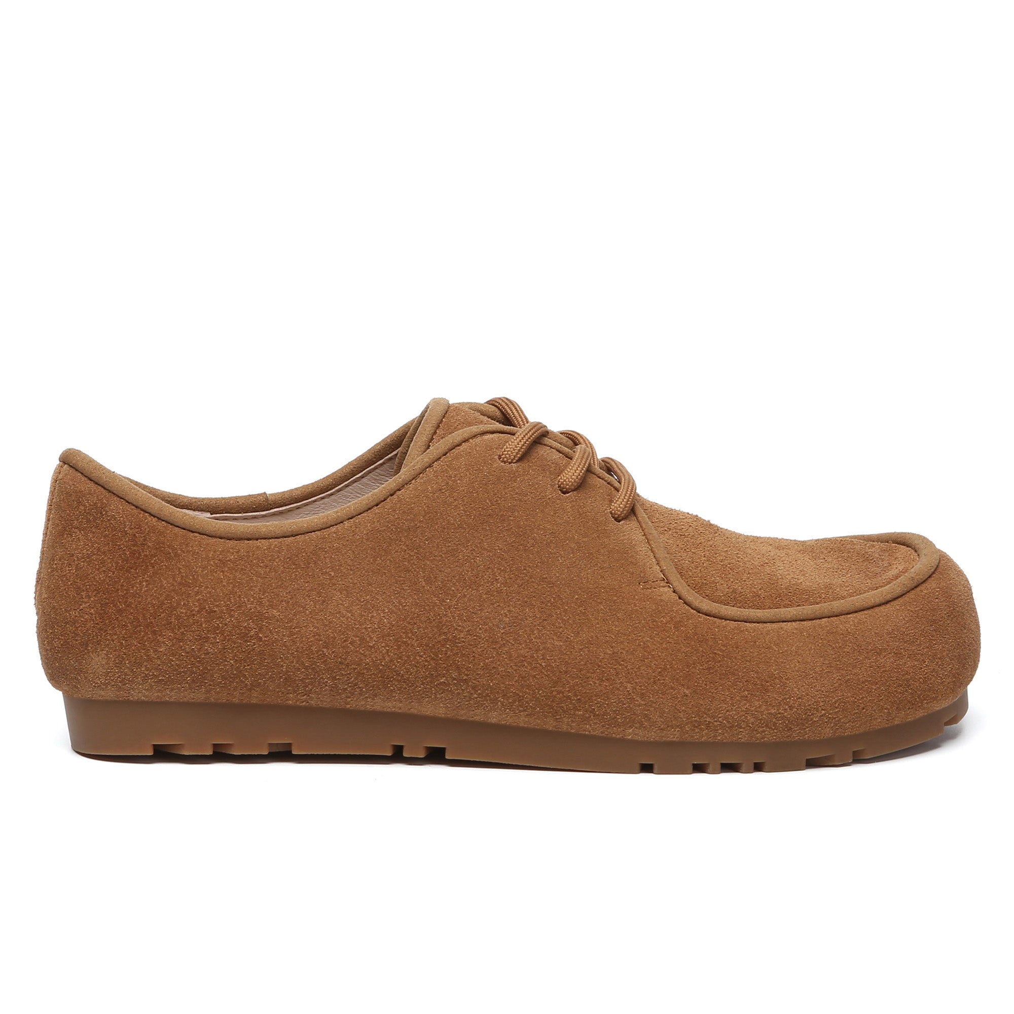 EverUgg suede leather casual lace-up shoes showing a stylish, comfortable design with brown suede material and classic laces.