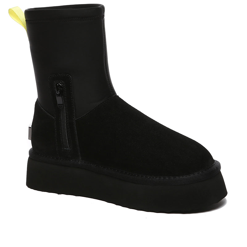 Black Tasman Platform UGG boots by EverUgg for women, showcasing the stylish, cushioned footwear with a rugged sole.