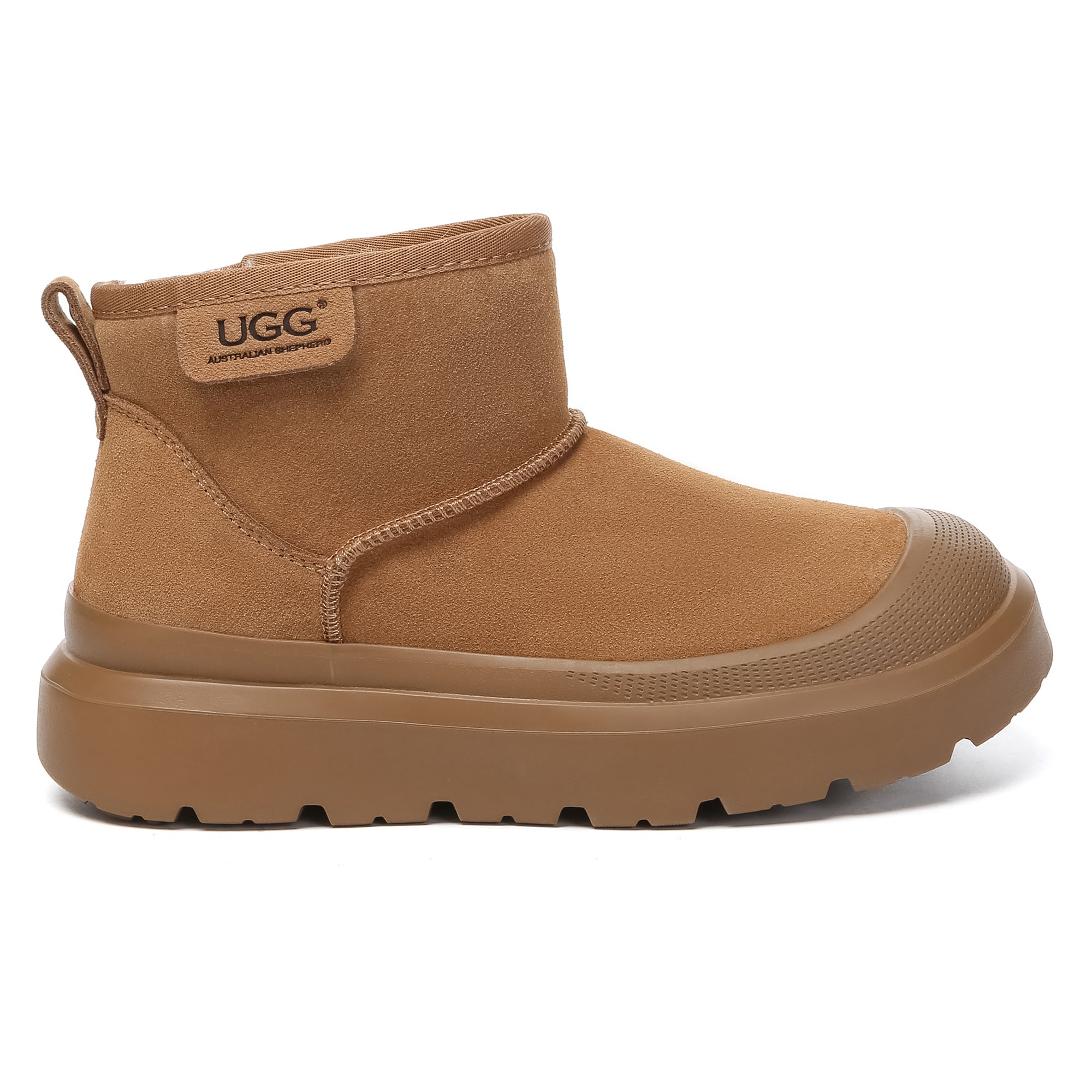EverUgg UGG outdoor mini classic platform boots for women, featuring a suede upper, platform heel, and cozy interior lining.