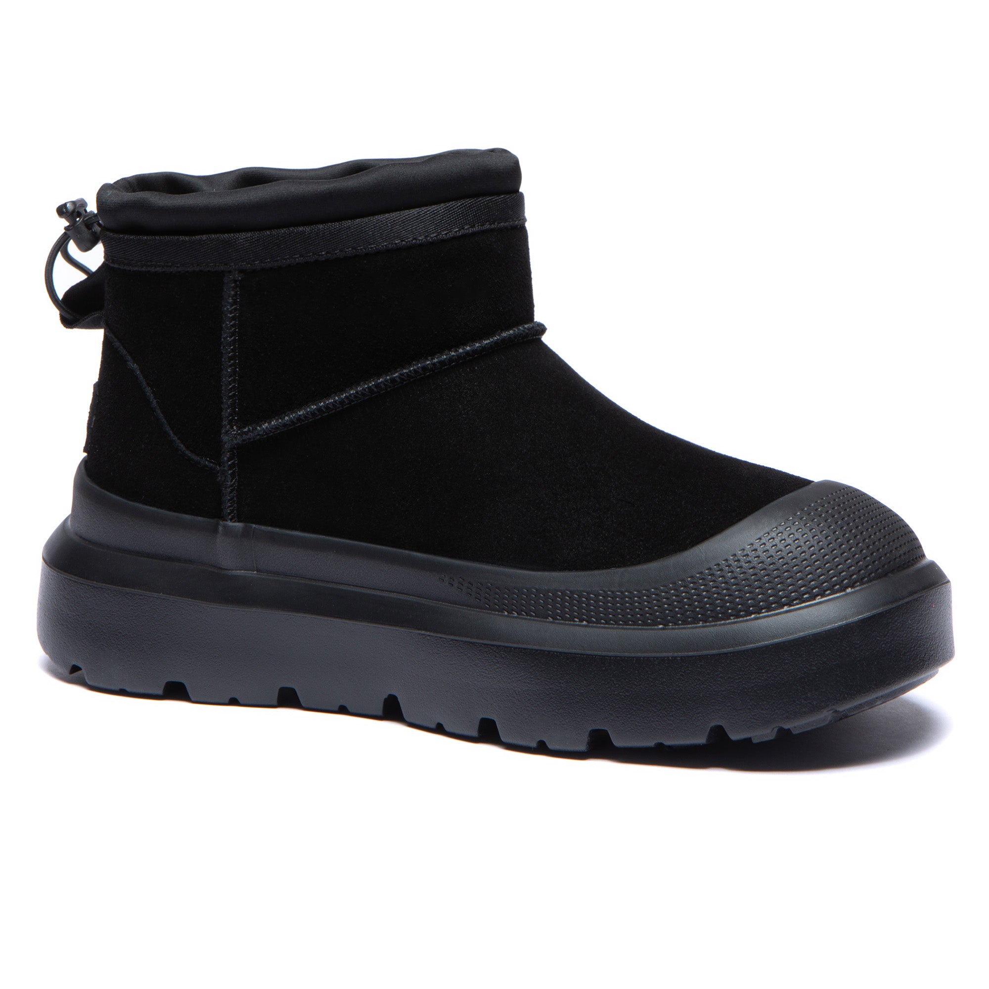 EverUgg UGG Outdoor Mini Classic Platform Boots II showing black leather exterior, cozy shearling lining, and rugged outsole.