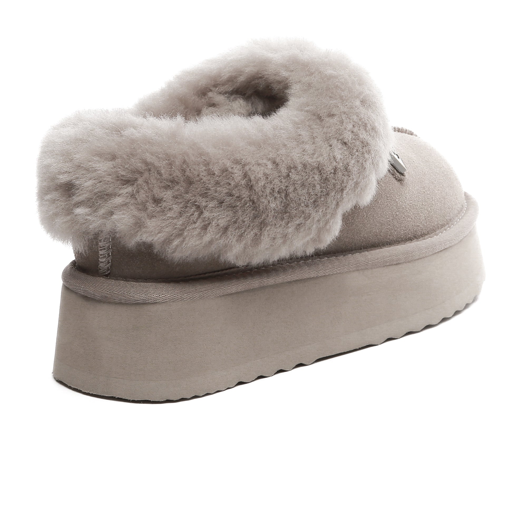 EverUgg platform ankle slippers showing soft, cozy shoes with a chunky sole and ankle-high design, perfect for comfort and style.