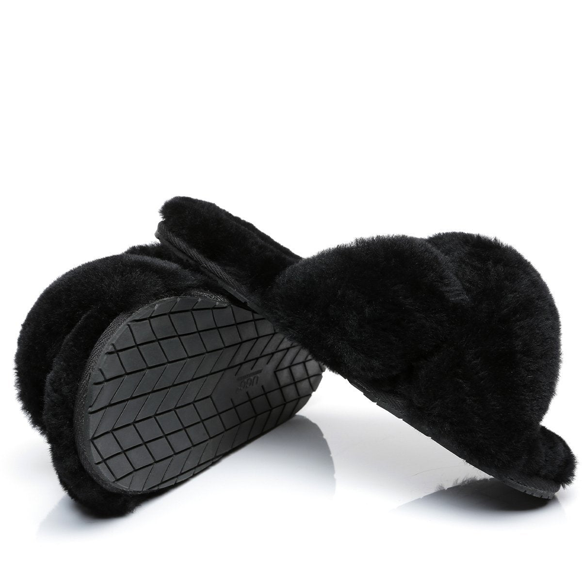 EverUgg Premium Cross Fluff UGG Slides for women, featuring soft fluffy cross straps and comfortable slip-on design.