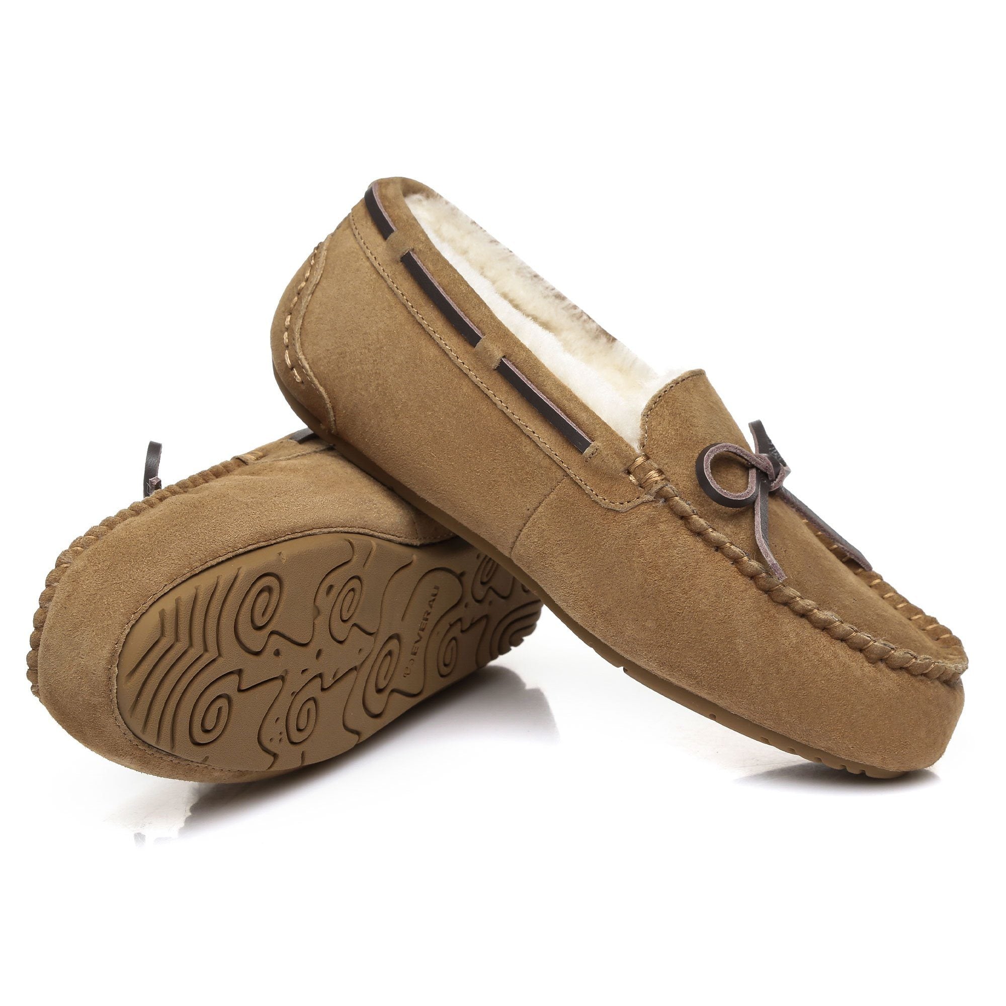EverUgg moccasin shoe featuring a premium sheepskin insole, showcasing soft leather upper and classic loafer style.