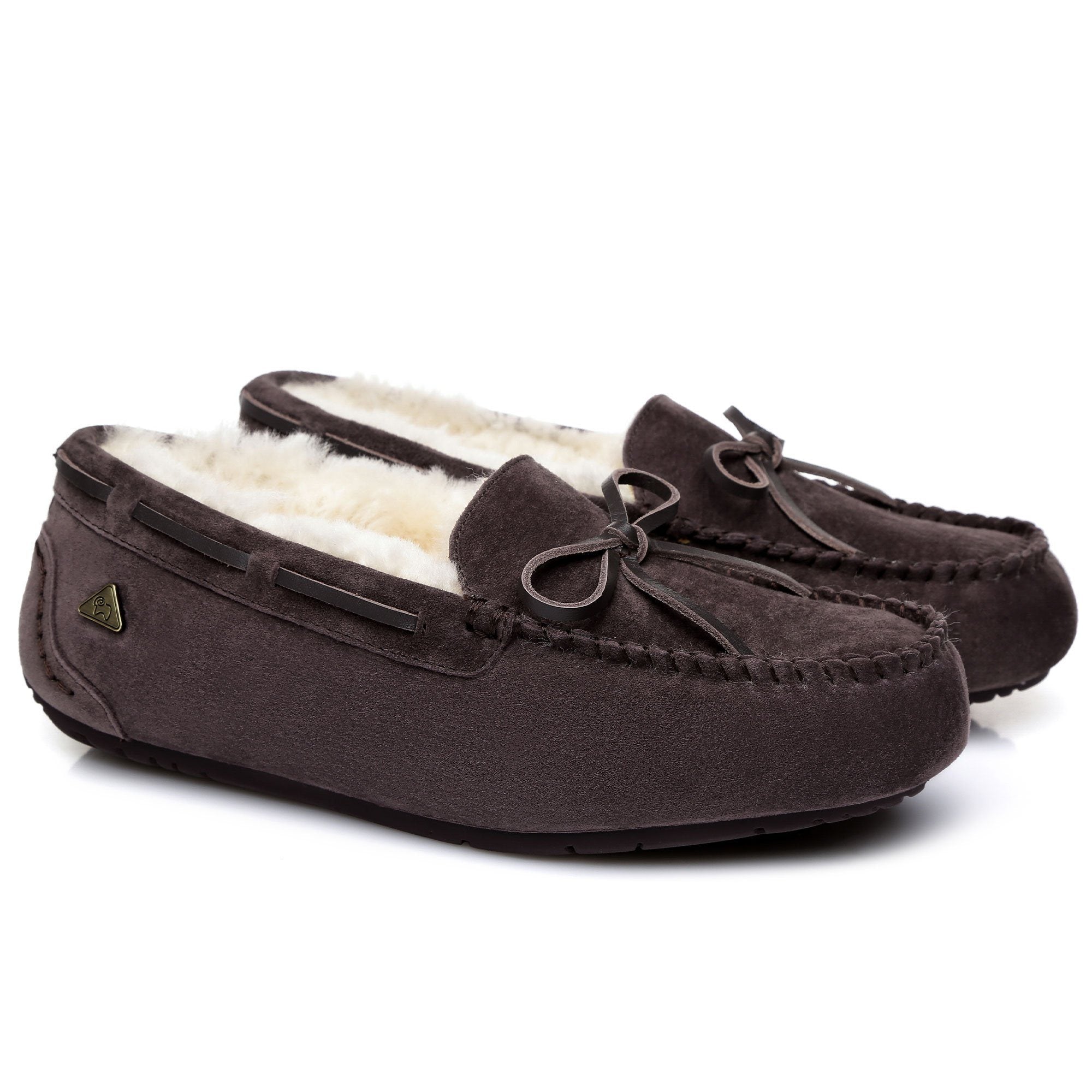 EverUgg moccasin shoe featuring a premium sheepskin insole, soft leather upper, and classic loafer style for women.