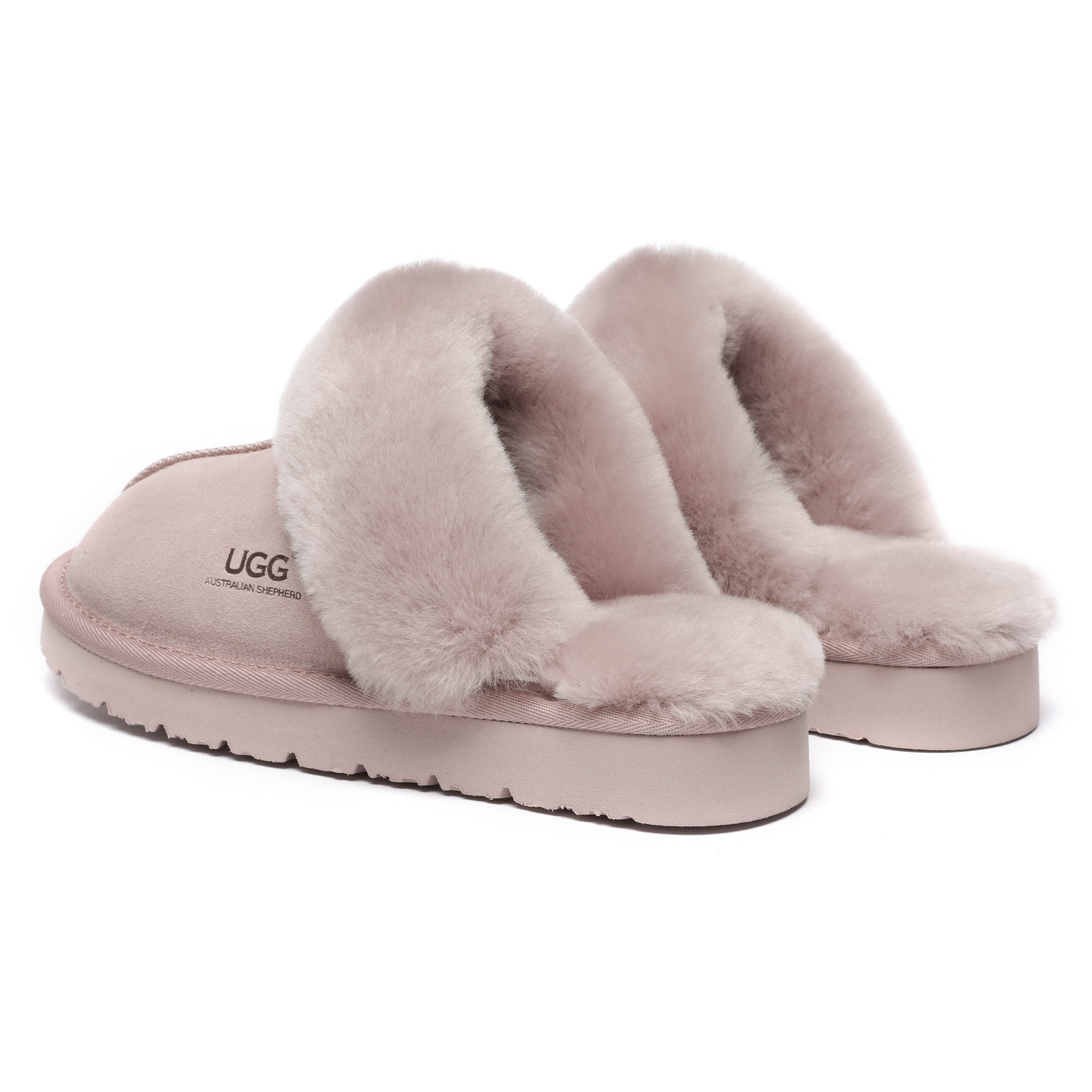 EverUgg premium women's UGG slippers featuring plush sheepskin lining and cozy slip-on style.