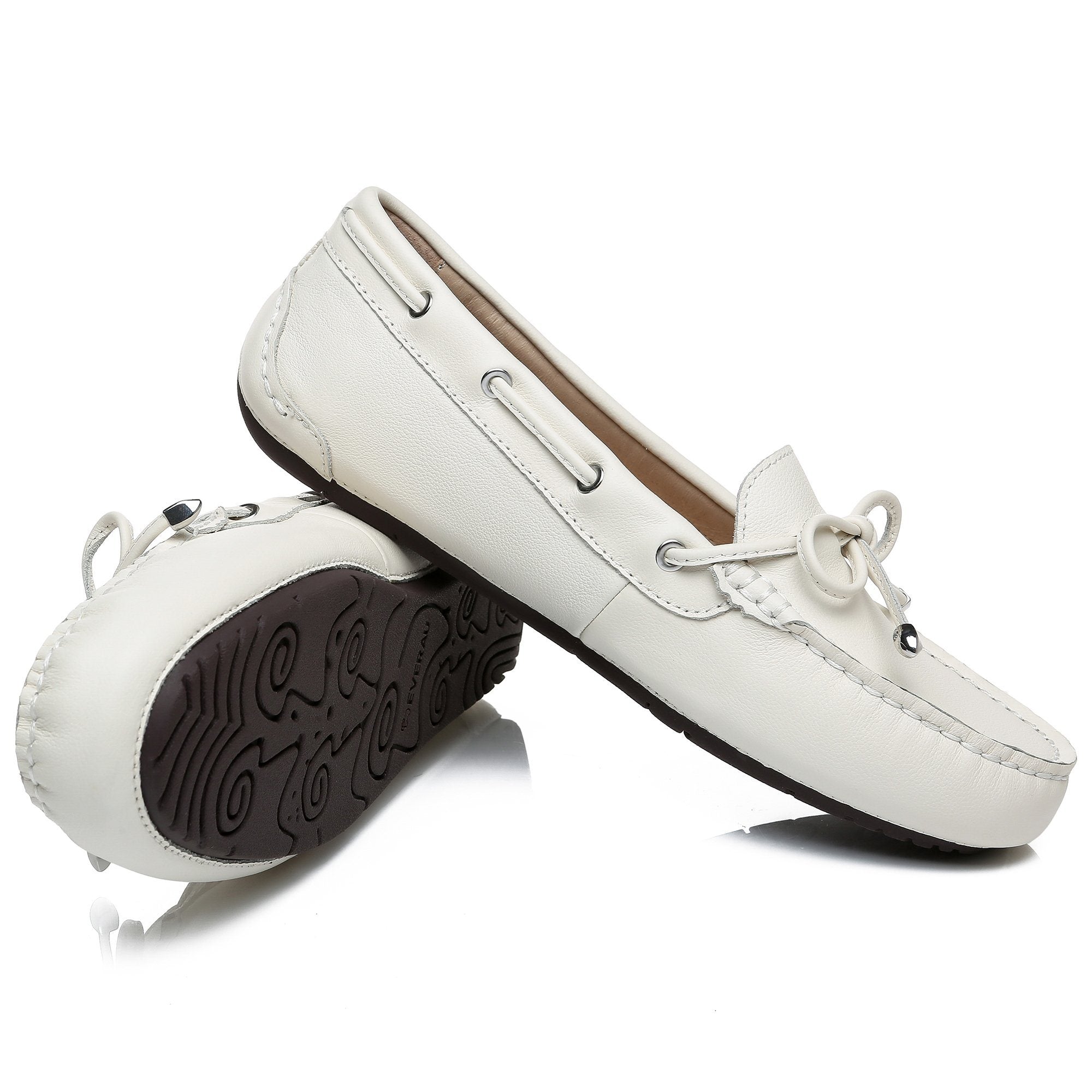 EverUgg Sammy women’s leather moccasin shoes with a smooth finish, featuring a rounded toe and classic moccasin stitching.