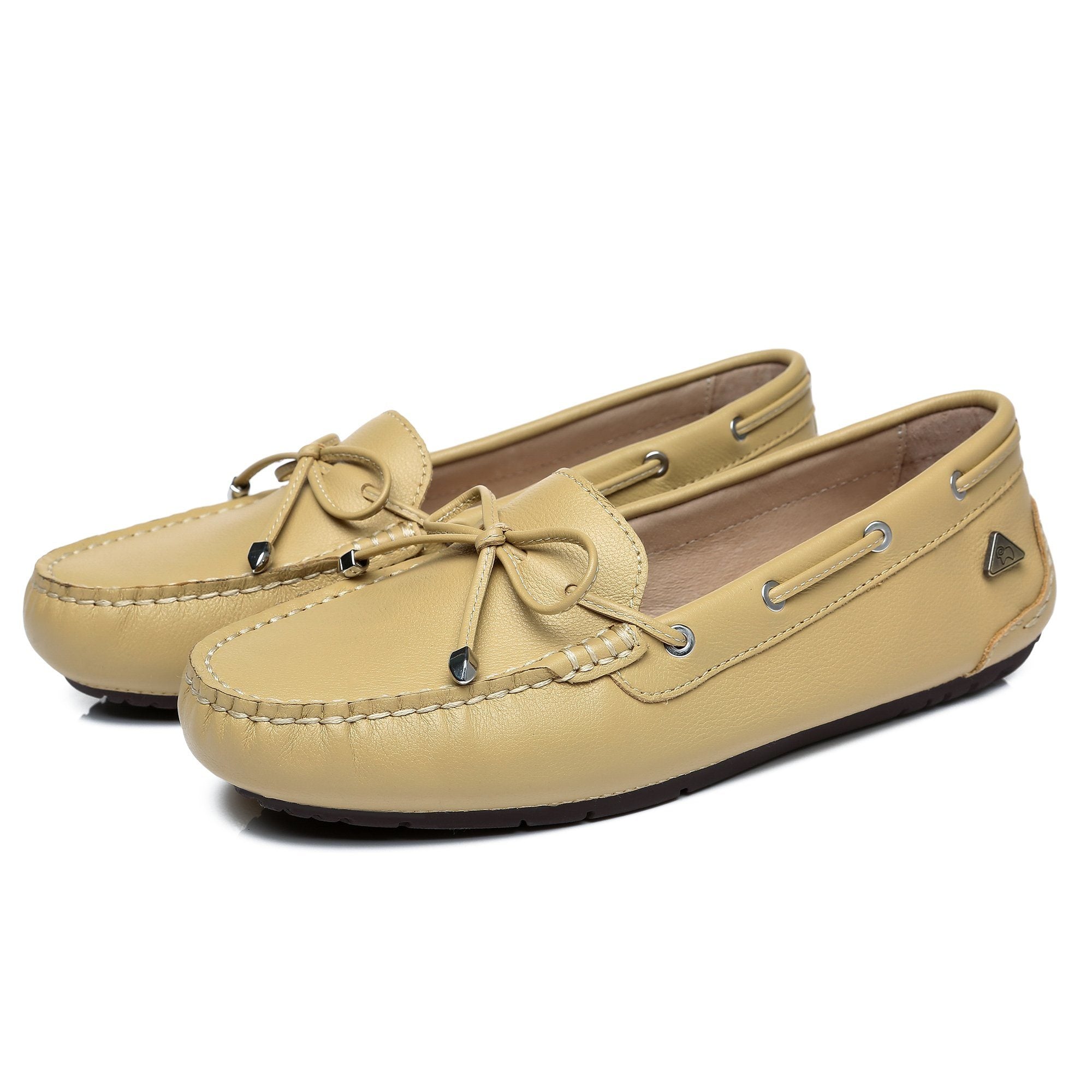 EverUgg Sammy women’s leather moccasin shoes with a sleek design and soft leather upper, perfect for casual wear.