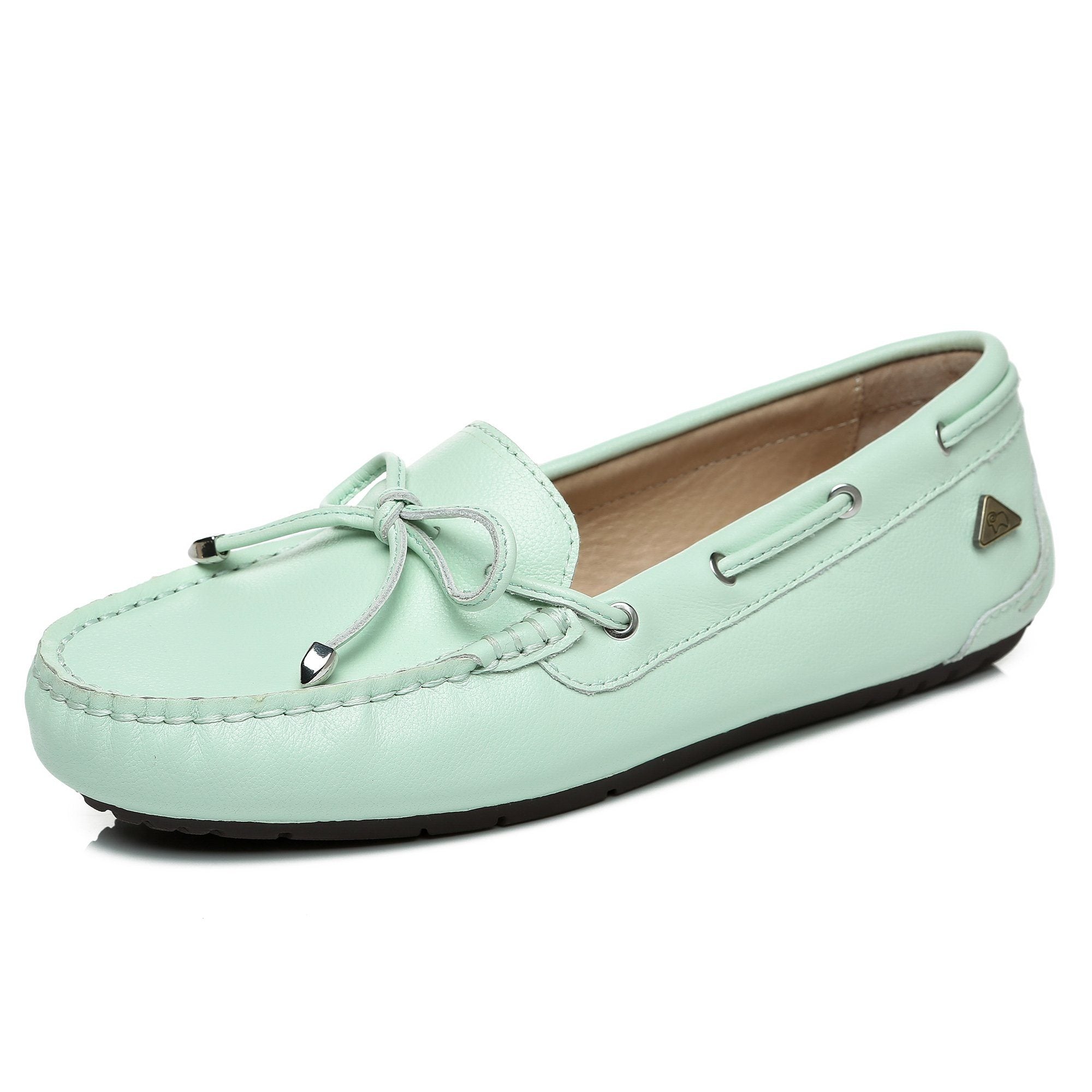 EverUgg Sammy women’s leather moccasin shoes with a classic design, featuring soft leather and comfortable slip-on style.
